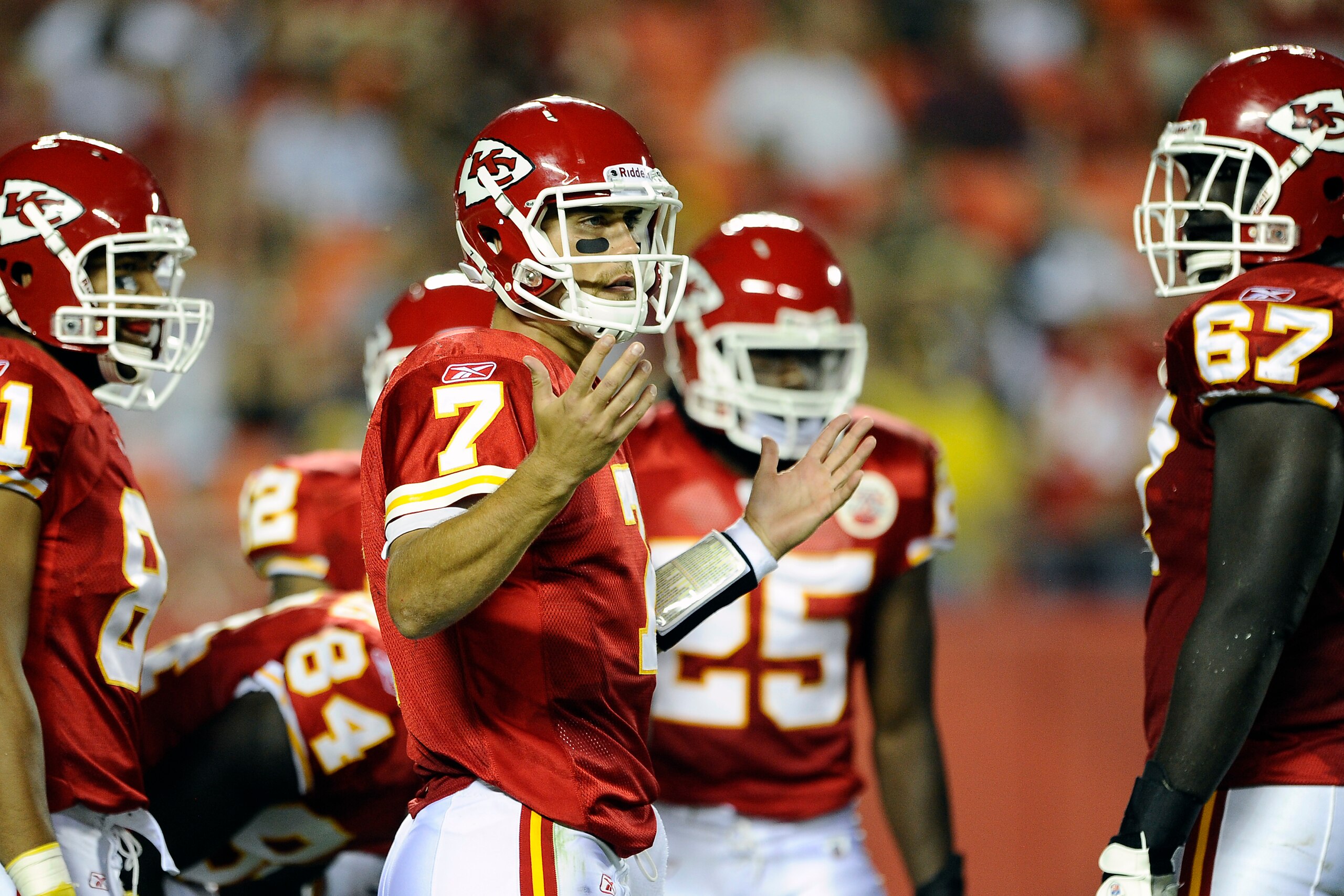 KANSAS CITY, MO - AUGUST 27: Matt Cassel #7 of the Kansas City Chiefs looks to the sidelines during a preseason game against the Philadelphia Eagles at Arrowhead Stadium on August 27, 2010 in Kansas City, Missouri.  (Photo by G. Newman Lowrance/Getty Imag