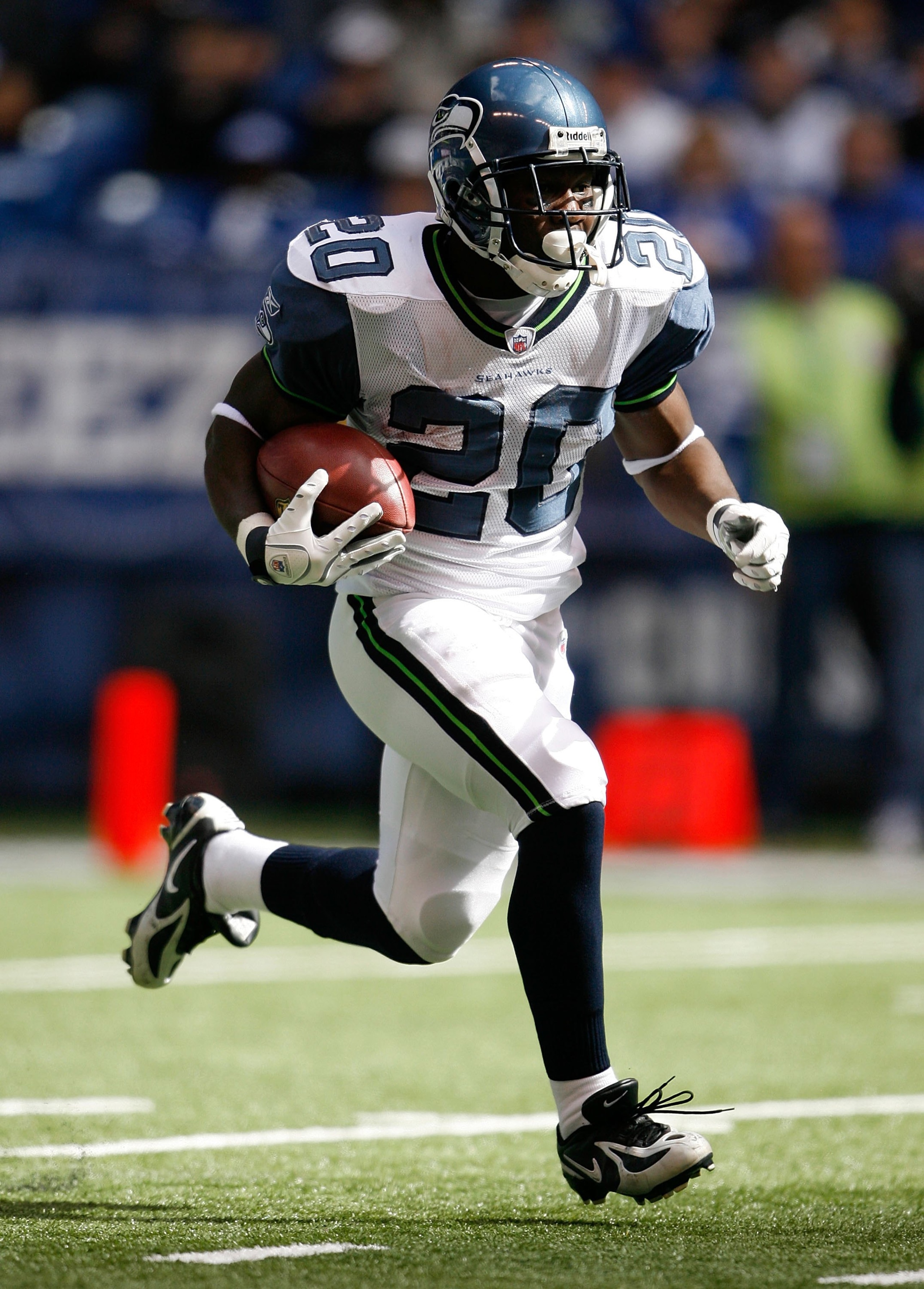 INDIANAPOLIS - OCTOBER 04:  Justin Forsett #20 of the the Seattle Seahawks is pictured during the NFL game against the Indianapolis Colts at Lucas Oil Stadium on October 4, 2009 in Indianapolis, Indiana.  (Photo by Andy Lyons/Getty Images)