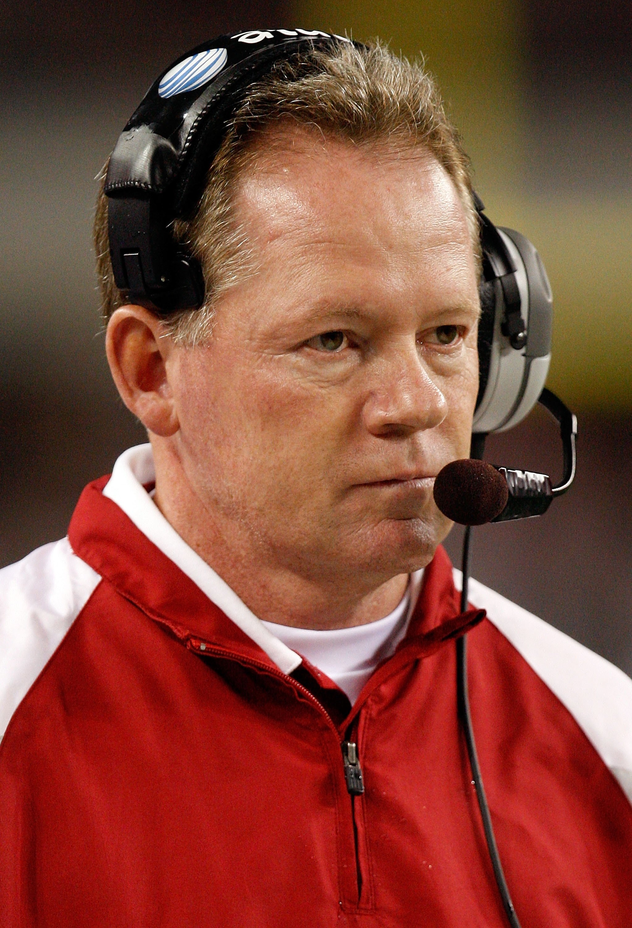 ARLINGTON, TX - OCTOBER 03:  Head coach Bobby Petrino of the Arkansas Razorbacks at Cowboys Stadium on October 3, 2009 in Arlington, Texas.  (Photo by Ronald Martinez/Getty Images)