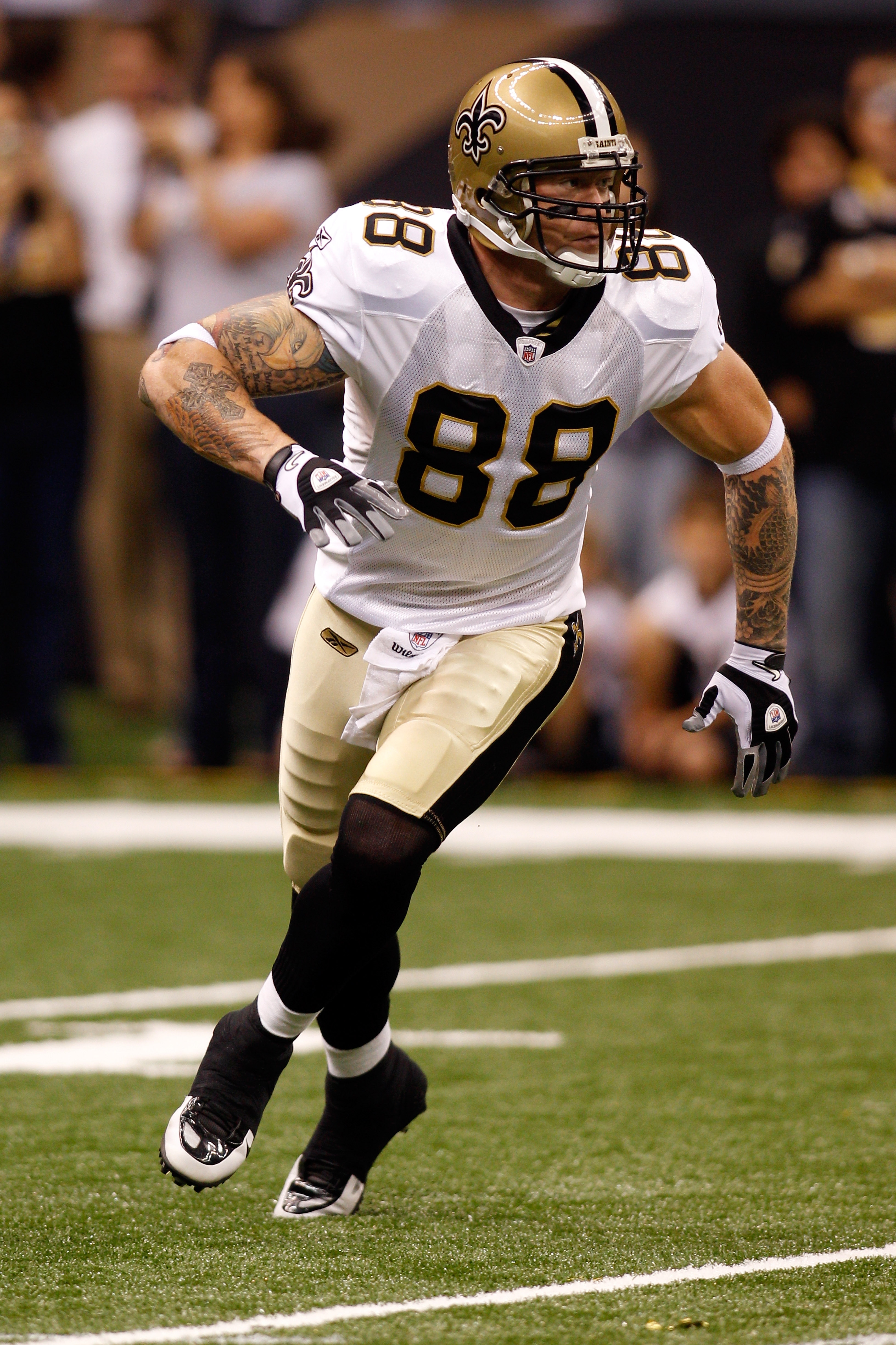 NEW ORLEANS - AUGUST 27:  Jeremy Shockey #88 of the New Orleans Saints during pregame before playing the San Diego Chargers at the Louisiana Superdome on August 27, 2010 in New Orleans, Louisiana.  (Photo by Chris Graythen/Getty Images)