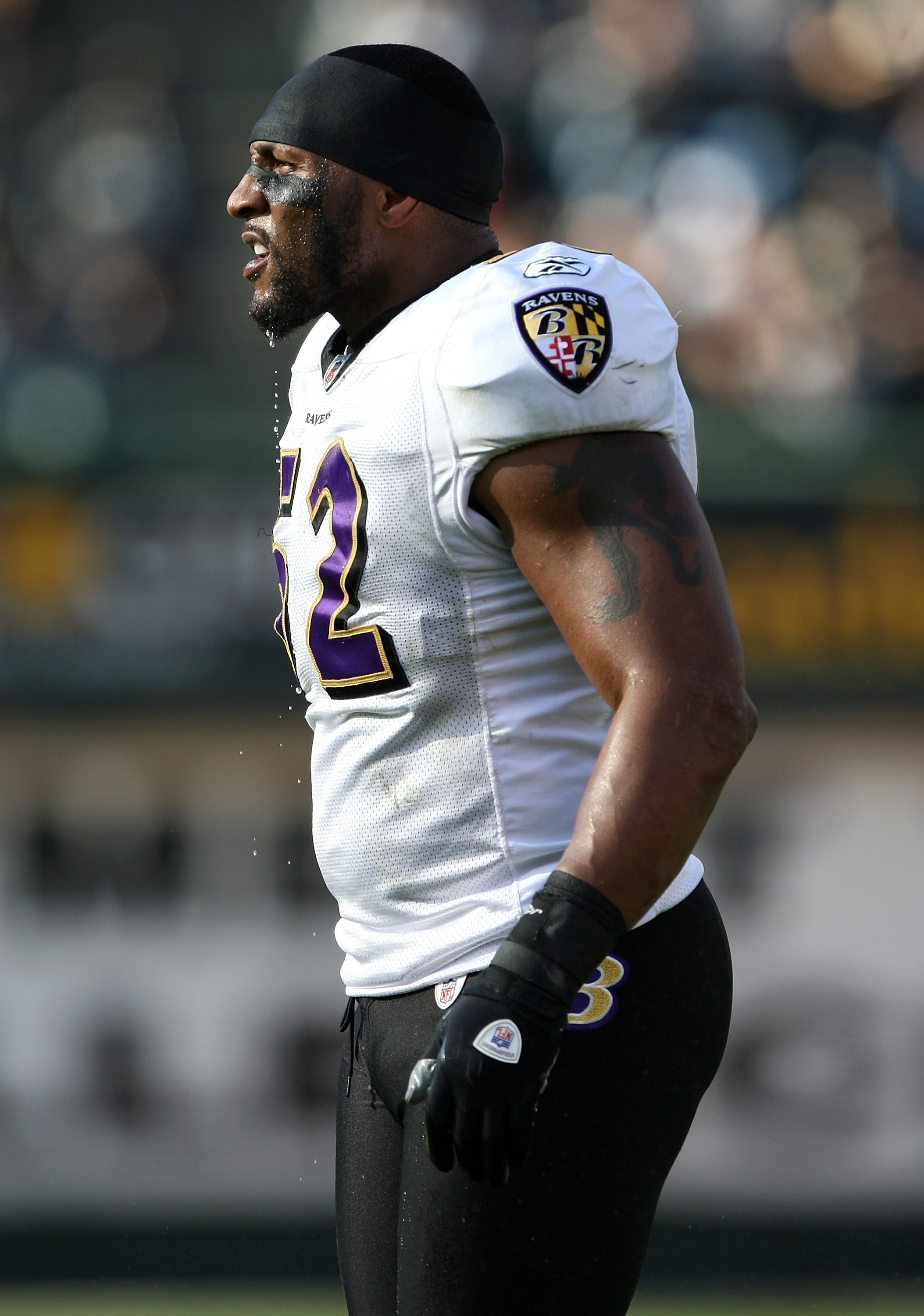 OAKLAND, CA - JANUARY 03: Ray Lewis #52 of the Baltimore Ravens looks on against the Oakland Raiders during an NFL game at Oakland-Alameda County Coliseum on January 3, 2010 in Oakland, California.  (Photo by Jed Jacobsohn/Getty Images)