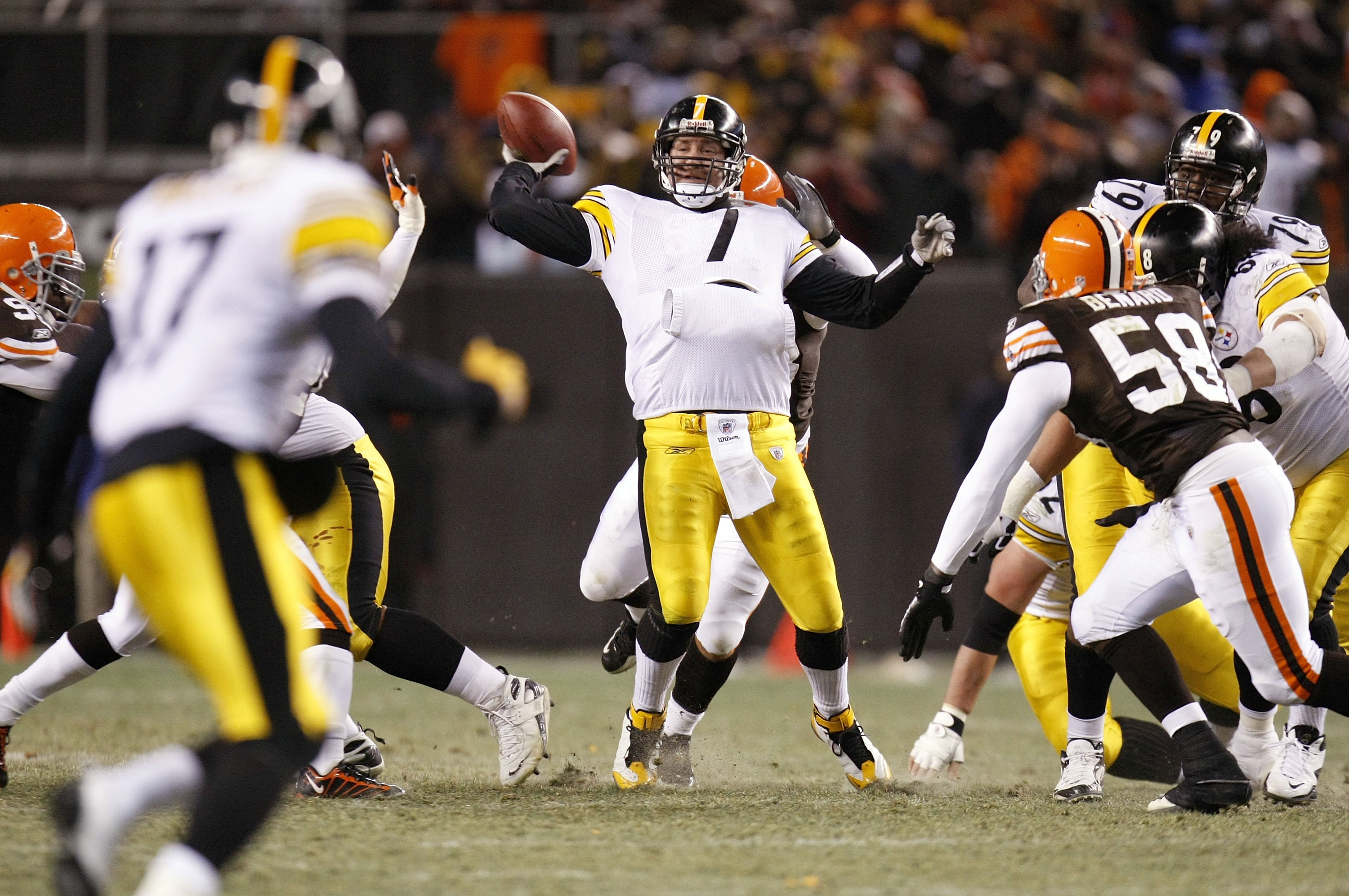 CLEVELAND - DECEMBER 10:  Ben Roethlisberger #7 of the Pittsburgh Steelers is tackled from behind by Matt Roth #53 of the Cleveland Browns on December 10, 2009 at Cleveland Browns Stadium in Cleveland, Ohio. Cleveland won the game 13-6.  (Photo by Gregory