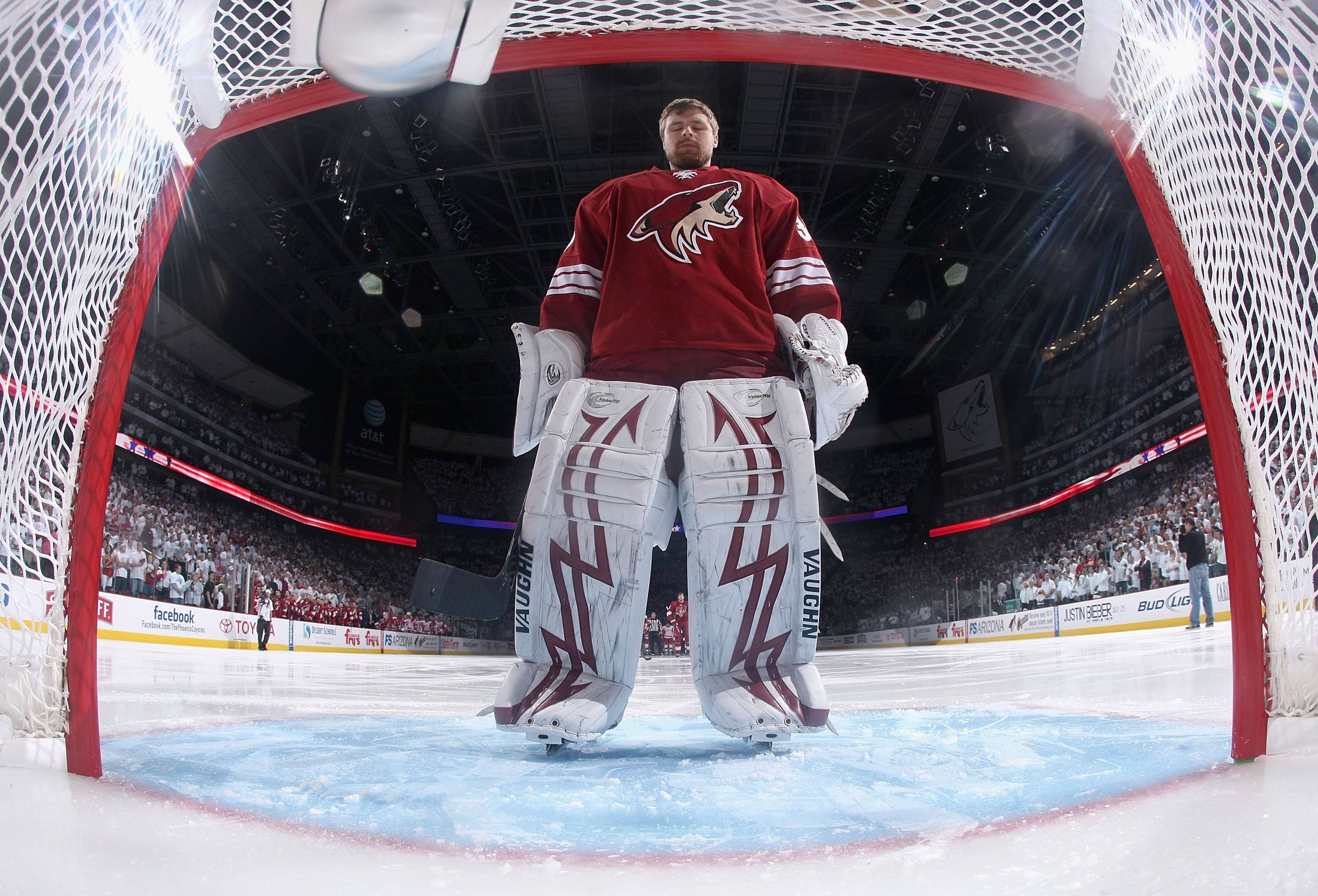 GLENDALE, AZ - APRIL 27:  Goaltender Ilya Bryzgalov #30 of the Phoenix Coyotes before Game Seven of the Western Conference Quarterfinals against the Detroit Red Wings during the 2010 NHL Stanley Cup Playoffs at Jobing.com Arena on April 27, 2010 in Glenda