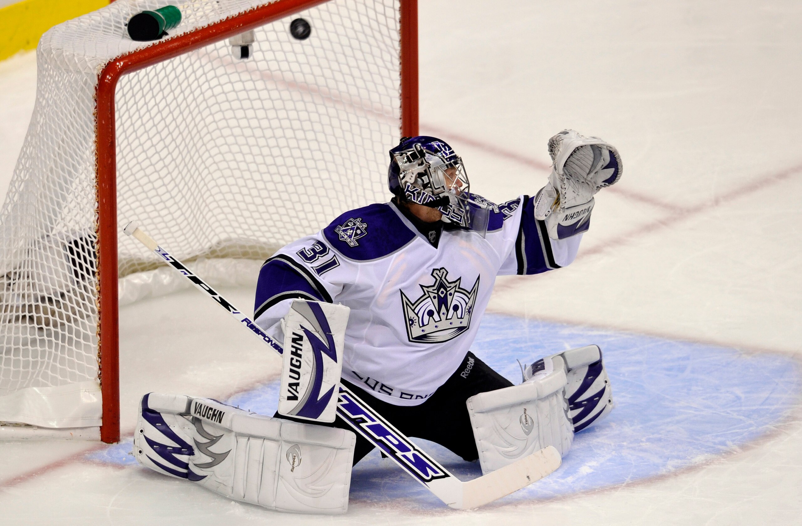 VANCOUVER, CANADA - APRIL 23:  Goalie Erik Ersberg #31 of the Los Angeles Kings fails to stop the shot of Mikael Samuelsson #26 of the Vancouver Canucks during the third period in Game Five of the Western Conference Quarterfinals during the 2010 NHL Stanl
