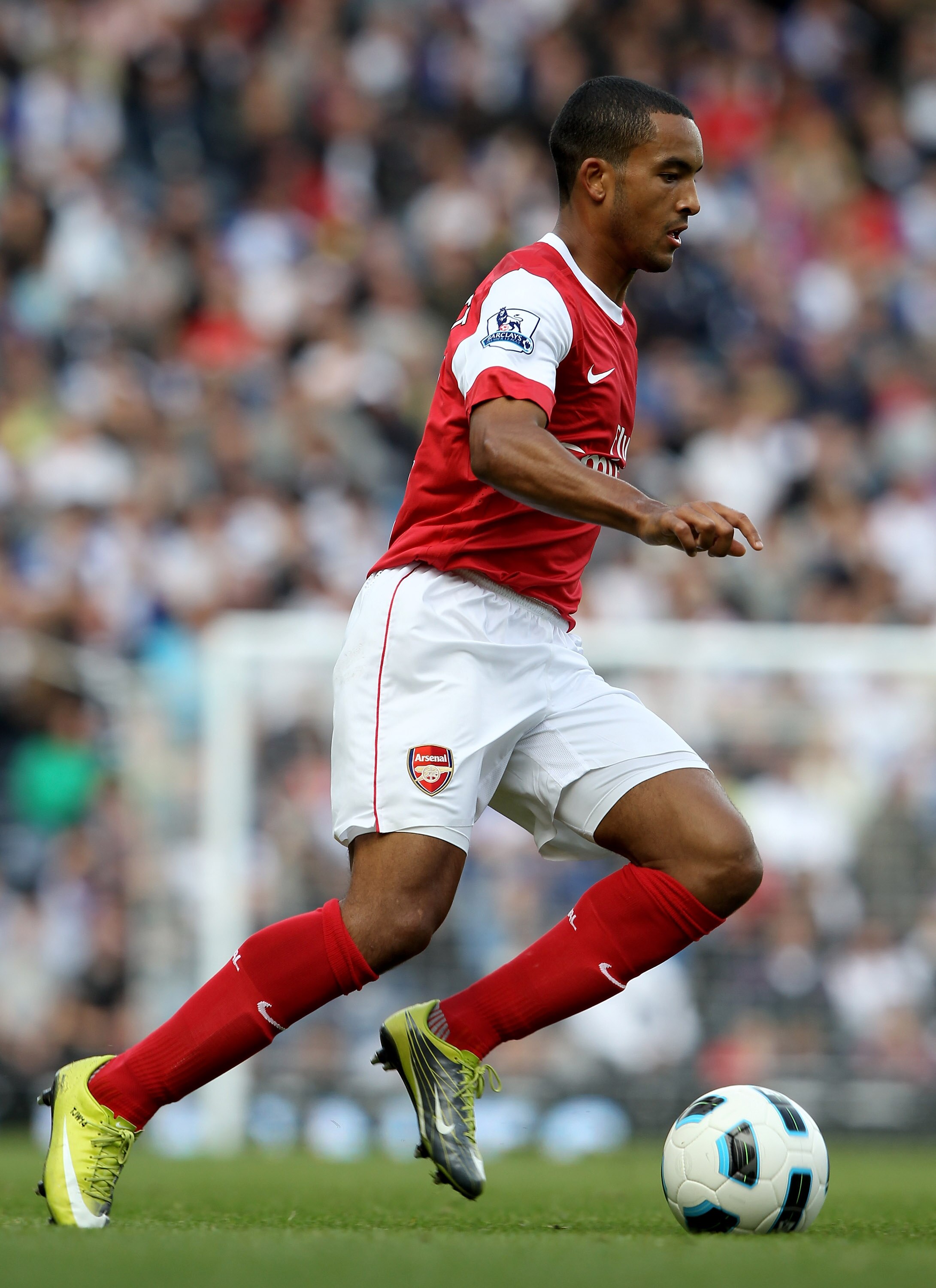 BLACKBURN, ENGLAND - AUGUST 28:  Theo Walcott of Arsenal in action during the Barclays Premier League match between Blackburn Rovers and Arsenal at Ewood Park on August 28, 2010 in Blackburn, England.  (Photo by Clive Brunskill/Getty Images)