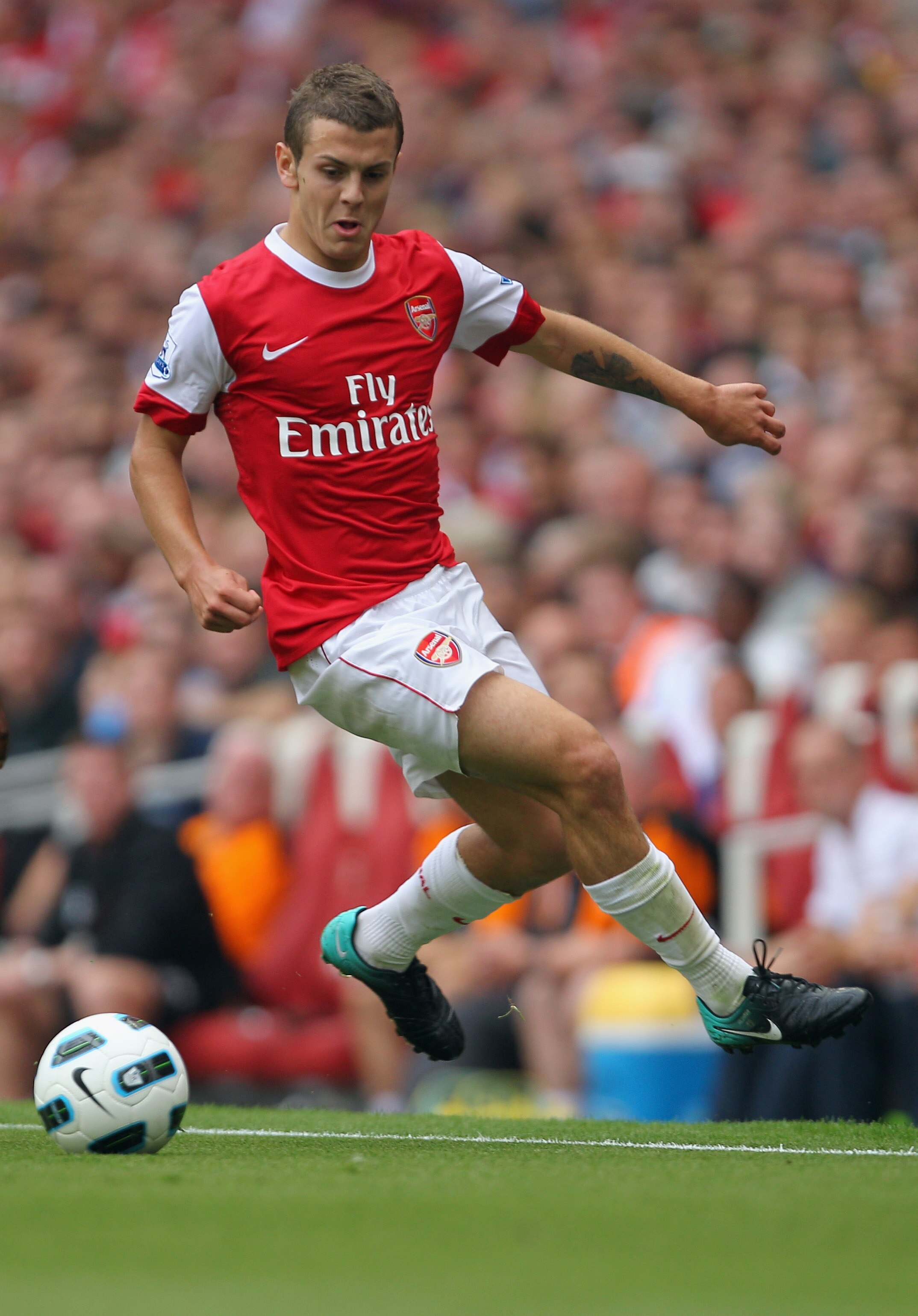 LONDON, ENGLAND - AUGUST 21:  Jack Wilshere of Arsenal in action during the Barclays Premier League match between Arsenal and Blackpool at The Emirates Stadium on August 21, 2010 in London, England.  (Photo by Clive Rose/Getty Images)