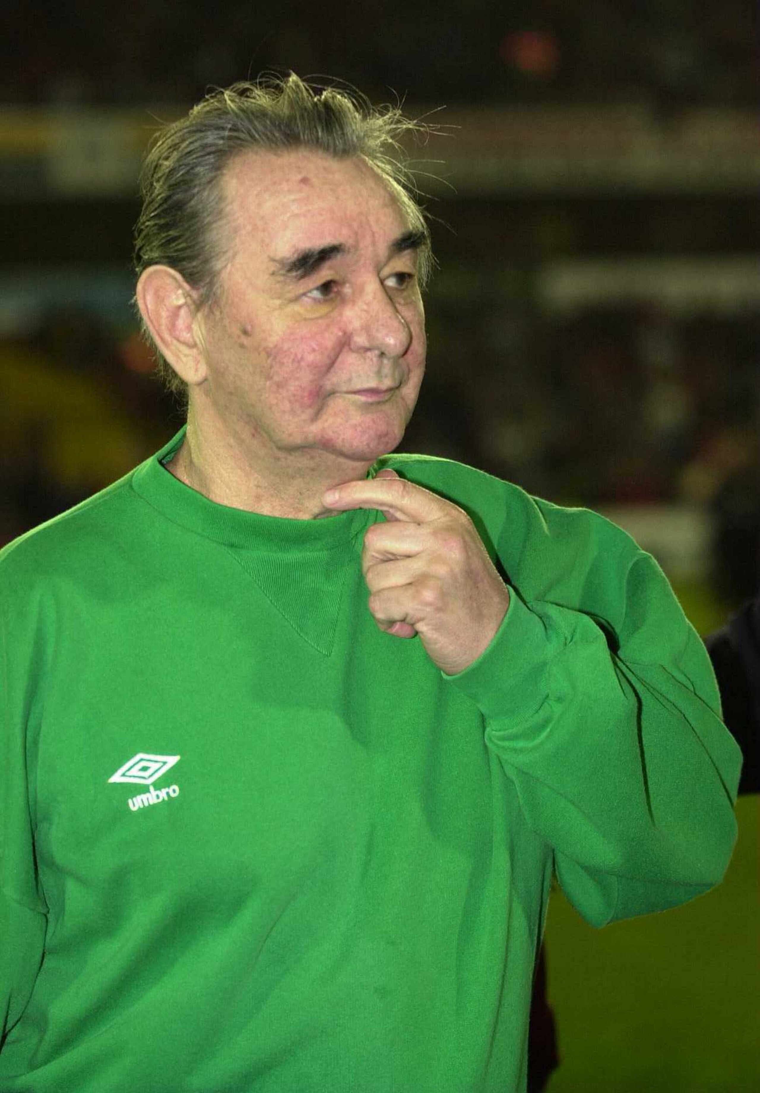2 May 2000: Brian Clough, manger of the European Cup Winning Nottingham Forest team before the Mark Crossley Testimonial match between Mark Crossley XI and Derby County XI at the City Ground, Nottingham. Mandatory Credit: Ross Kinnaird/ALLSPORT