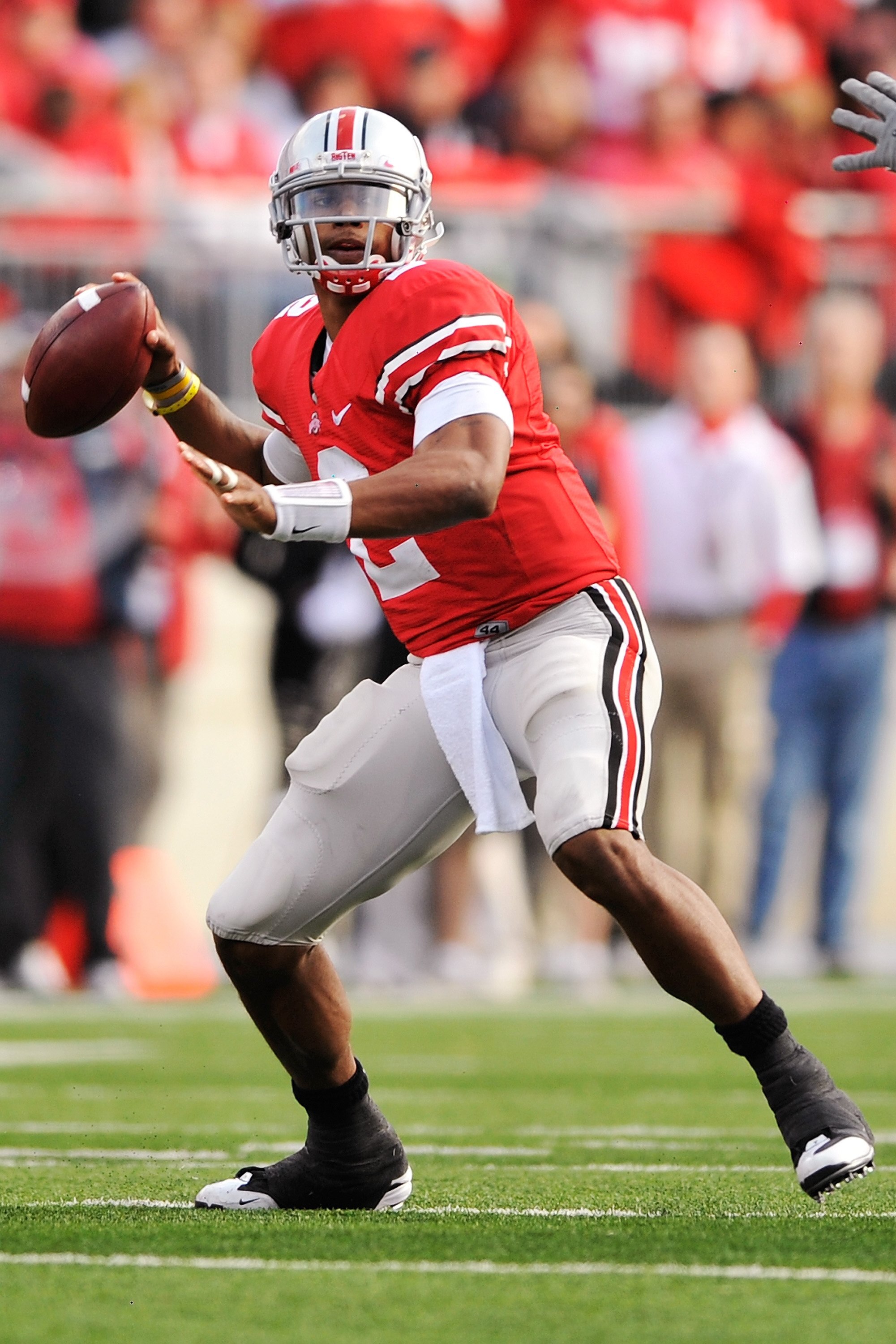 COLUMBUS, OH - OCTOBER 10:  Quarterback Terrelle Pryor #2 of the Ohio State Buckeyes passes against the Wisconsin Badgers at Ohio Stadium on October 10, 2009 in Columbus, Ohio.  (Photo by Jamie Sabau/Getty Images)