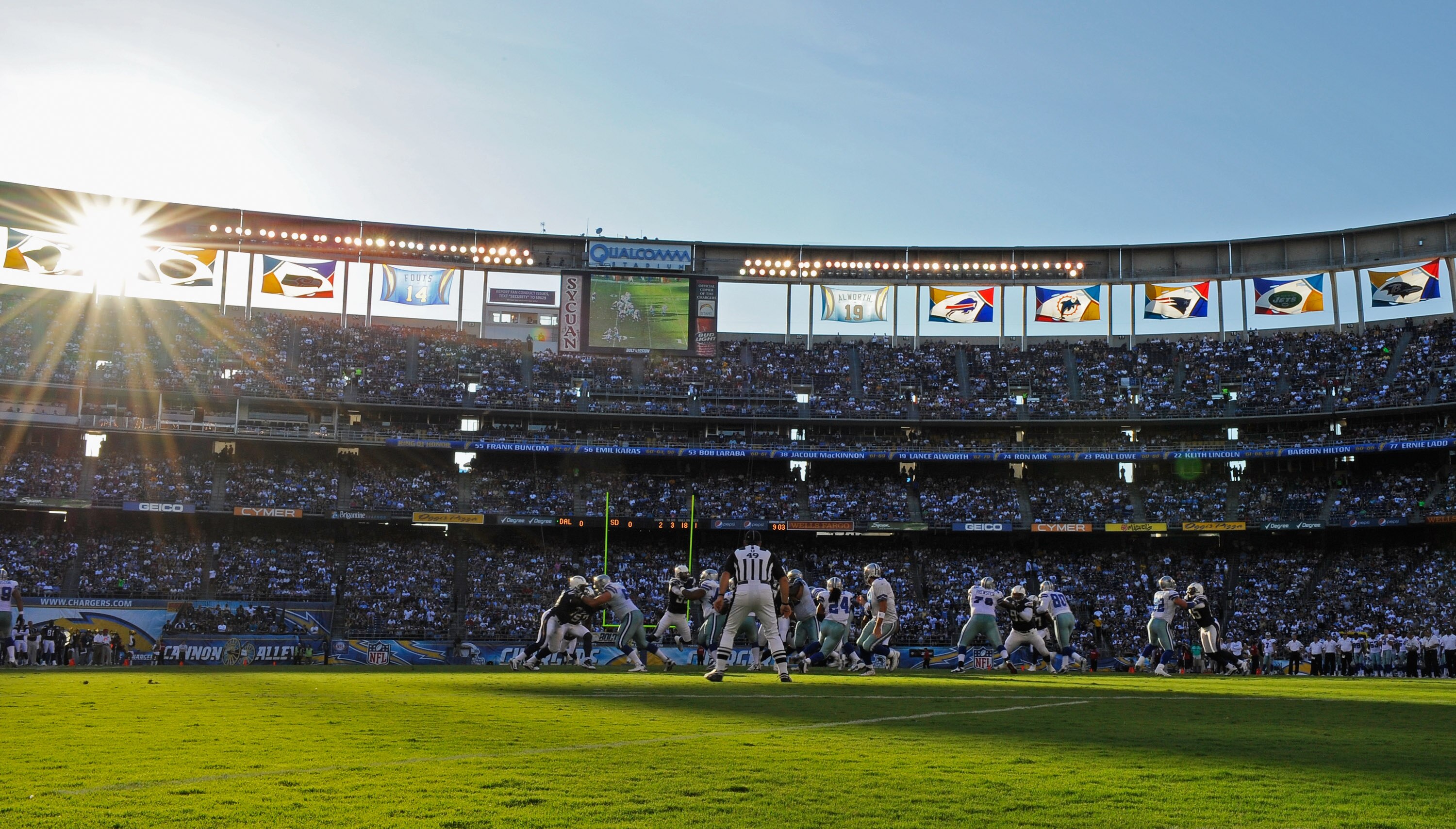 SAN DIEGO - AUGUST 21:  The Dallas Cowboys in action against the San Diego Chargers during the pre-season NFL football game  at Qualcomm Stadium on August 21, 2010 in San Diego, California.  (Photo by Kevork Djansezian/Getty Images)