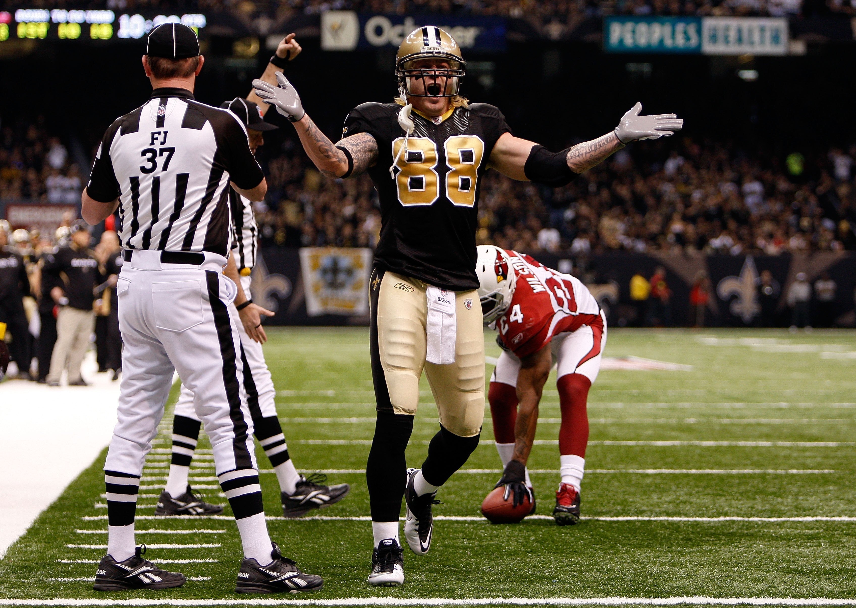NEW ORLEANS - JANUARY 16: Jeremy Shockey #88 of the New Orleans Saints reacts after he made a reception for a first down against the Arizona Cardinals during the NFC Divisional Playoff Game at Louisana Superdome on January 16, 2010 in New Orleans, Louisi NEW ORLEANS - JANUARY 16: Jeremy Shockey #88 of the New Orleans Saints reacts after he made a reception for a first down against the Arizona Cardinals during the NFC Divisional Playoff Game at Louisana Superdome on January 16, 2010 in New Orleans, Louisi