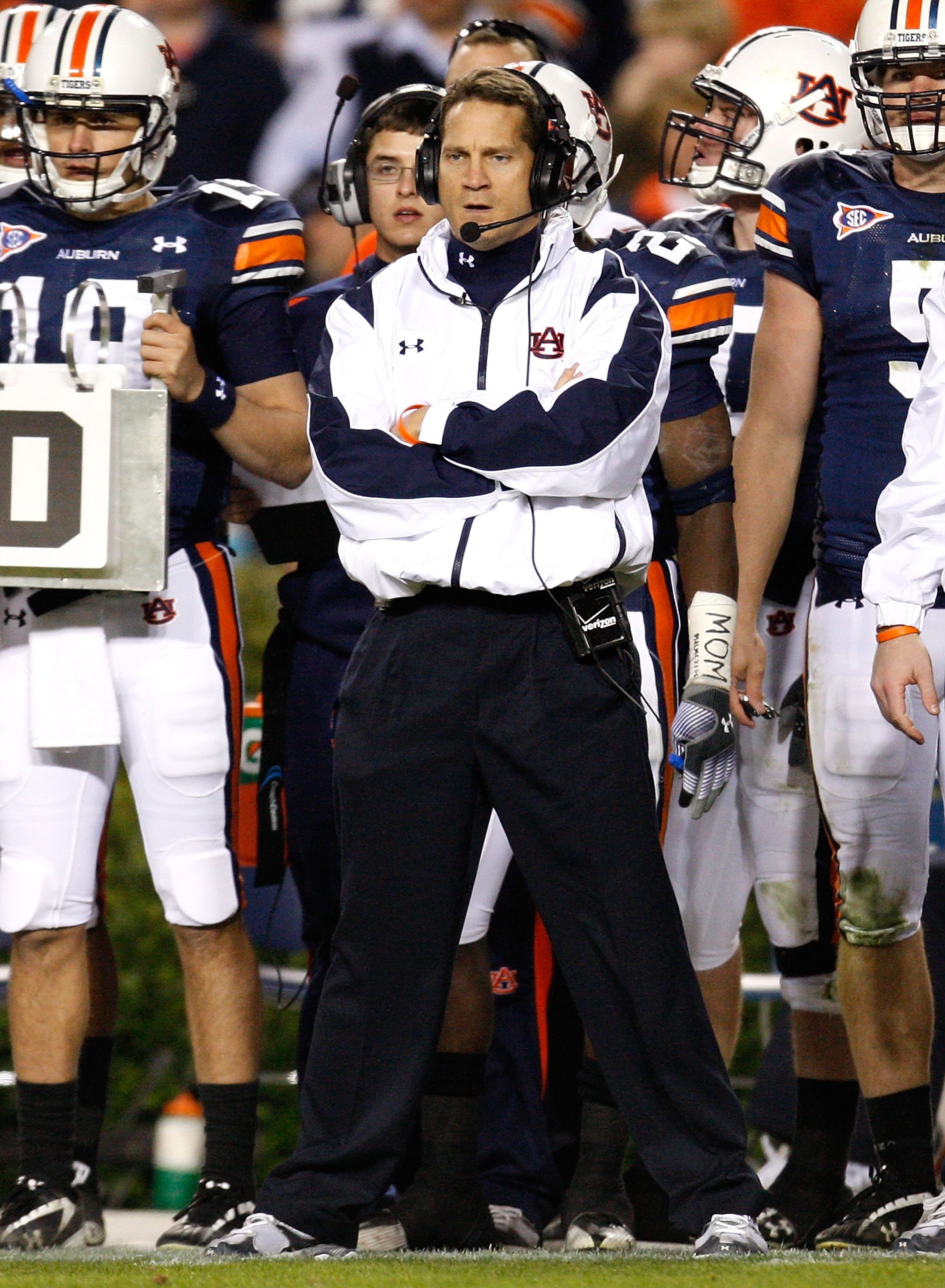AUBURN, AL - NOVEMBER 27: Head coach Gene Chizik of the Auburn Tigers against the Alabama Crimson Tide at Jordan-Hare Stadium on November 27, 2009 in Auburn, Alabama. (Photo by Kevin C. Cox/Getty Images) AUBURN, AL - NOVEMBER 27: Head coach Gene Chizik of the Auburn Tigers against the Alabama Crimson Tide at Jordan-Hare Stadium on November 27, 2009 in Auburn, Alabama. (Photo by Kevin C. Cox/Getty Images)