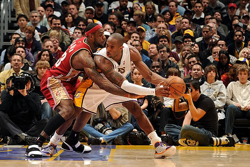 lebron passes kobe