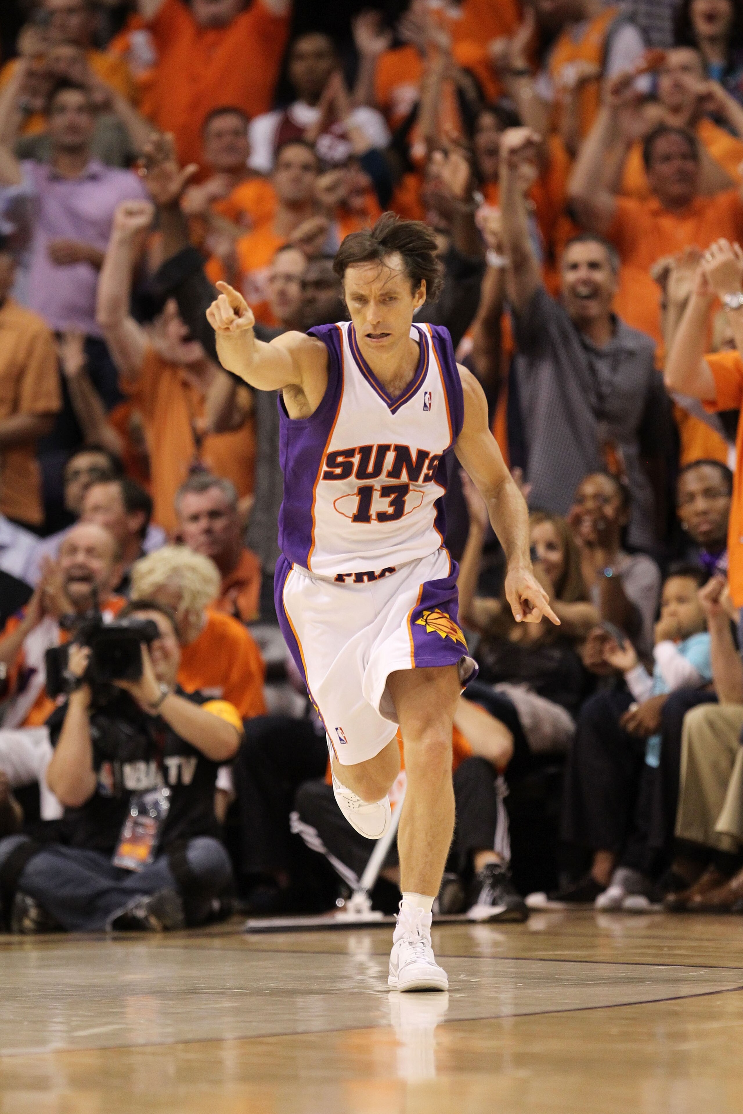 PHOENIX - MAY 23:  Steve Nash #13 of the Phoenix Suns reacts to a play in the fourth quarter of Game Three of the Western Conference Finals against the Los Angeles Lakers during the 2010 NBA Playoffs at US Airways Center on May 23, 2010 in Phoenix, Arizon