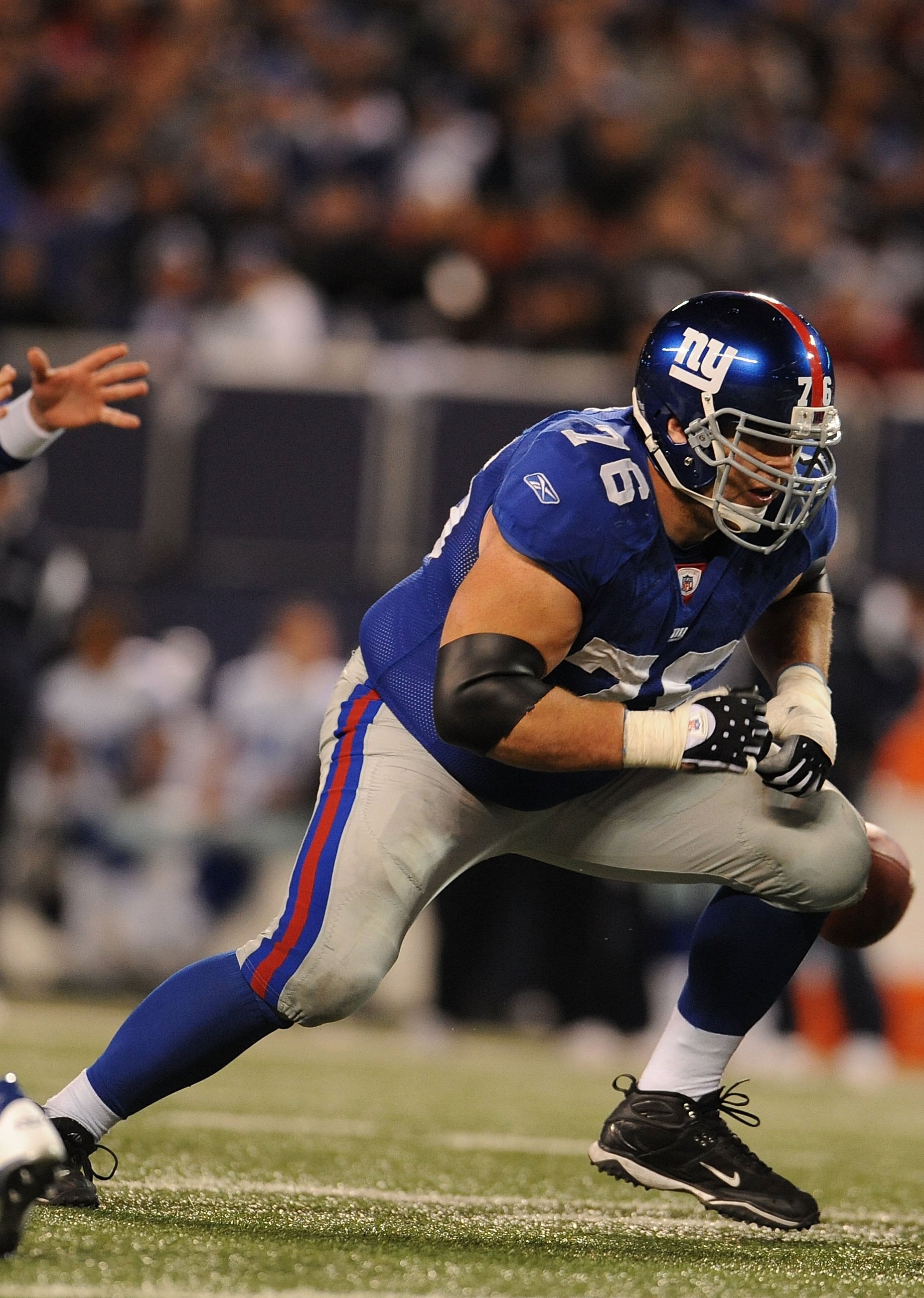EAST RUTHERFORD, NJ - NOVEMBER 02: Chris Snee #76 of the New York Giants in action against the Dallas Cowboys during their game on November 2, 2008 at Giants Stadium in East Rutherford, New Jersey. (Photo by Al Bello/Getty Images) EAST RUTHERFORD, NJ - NOVEMBER 02: Chris Snee #76 of the New York Giants in action against the Dallas Cowboys during their game on November 2, 2008 at Giants Stadium in East Rutherford, New Jersey. (Photo by Al Bello/Getty Images)