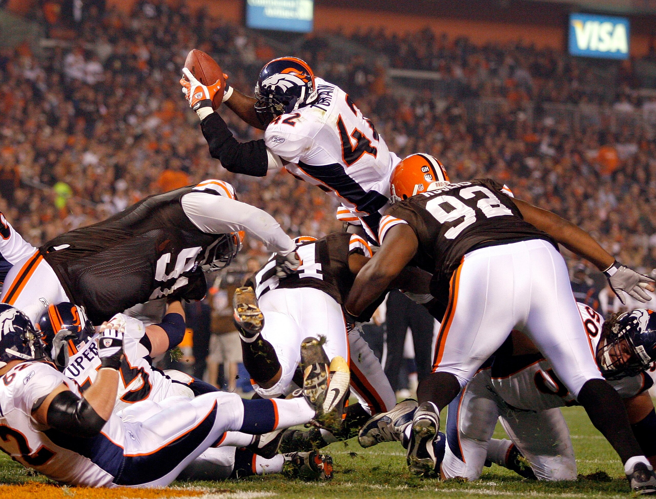 CLEVELAND - NOVEMBER 06:  Ryan Torain #42 of the Denver Broncos scores a touchdown against the Cleveland Browns during the first quarter of their NFL game at Cleveland Browns Stadium November 6, 2008 in Cleveland, Ohio.  (Photo by Matt Sullivan/Getty Imag