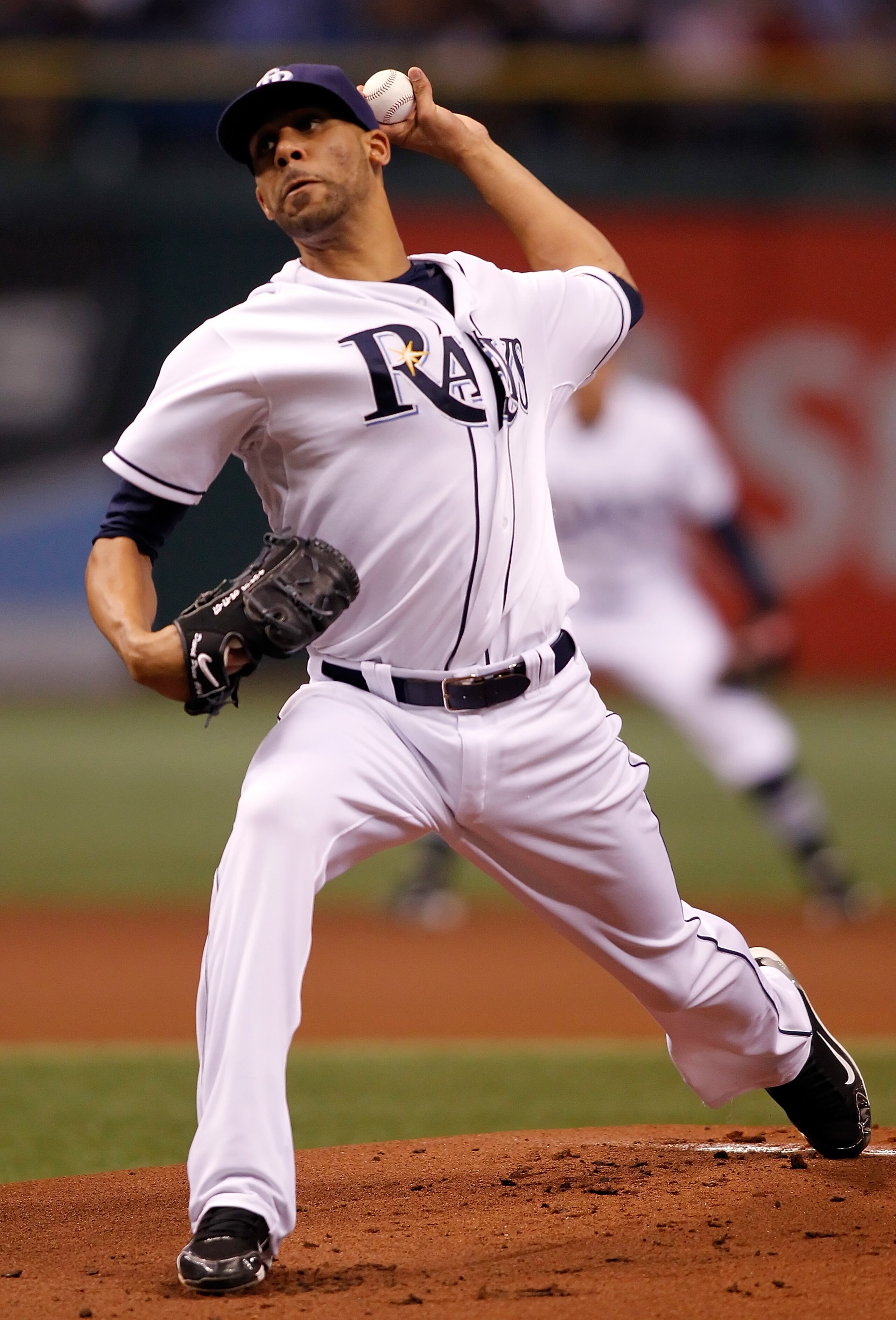 ST PETERSBURG, FL - AUGUST 04:  Pitcher David Price #14 of the Tampa Bay Rays pitches against the Minnesota Twins during the game at Tropicana Field on August 4, 2010 in St. Petersburg, Florida.  (Photo by J. Meric/Getty Images)