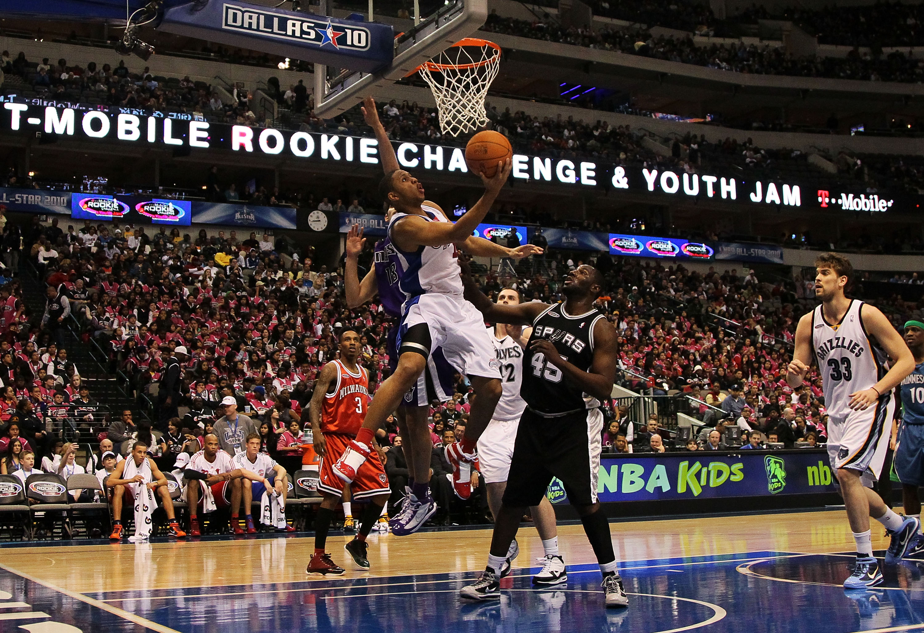 DALLAS - FEBRUARY 12:  Eric Gordon #10 of the Sophomore team shoots against DeJuan Blair #45 of the Rookie team during the first half of the T-Mobile Rookie Challenge & Youth Jam part of 2010 NBA All-Star Weekend at American Airlines Center on February 12