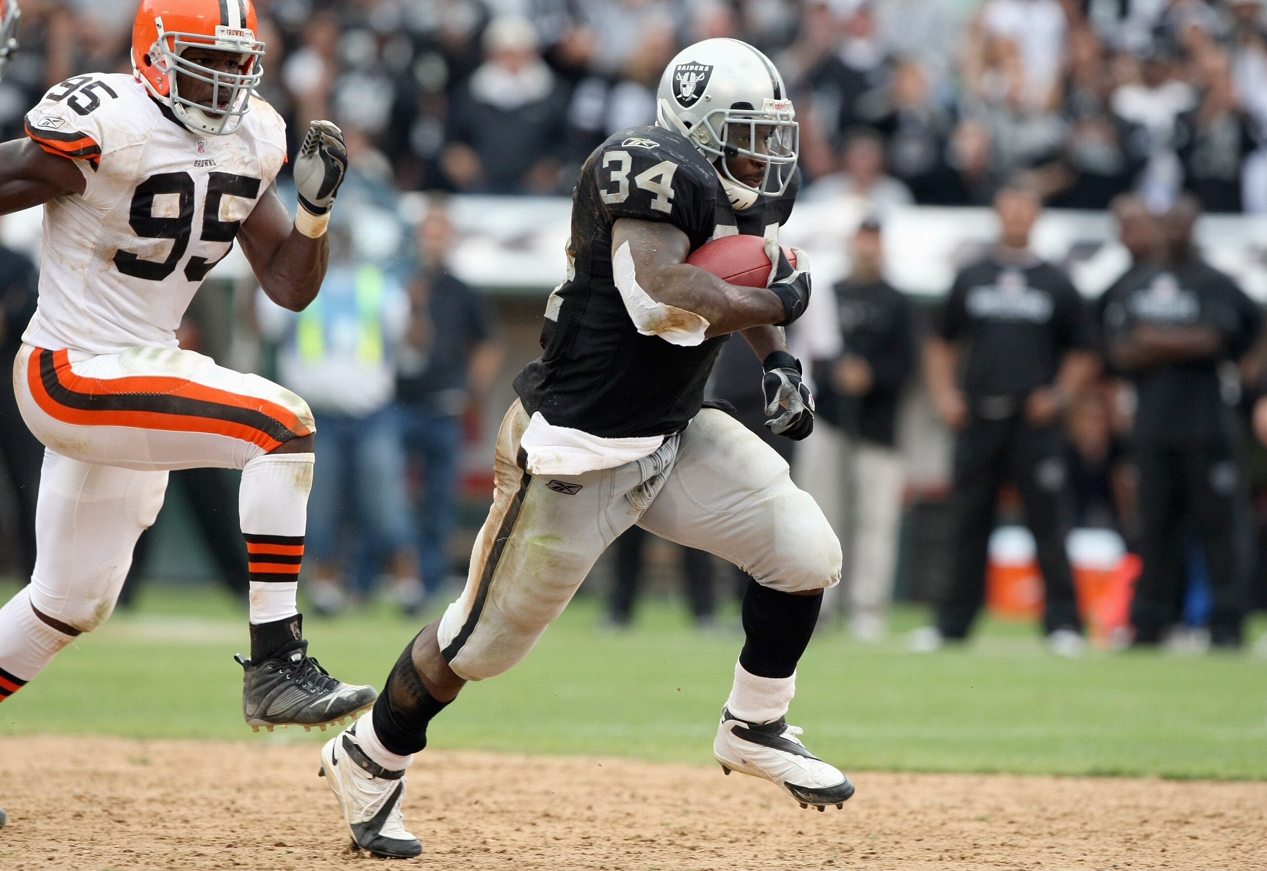 OAKLAND, CA - SEPTEMBER 23: LaMont Jordan #34 of the Oakland Raiders carries the ball during an NFL game against the Cleveland Browns at McAfee Coliseum September 23, 2007 in Oakland, California. (Photo by Jed Jacobsohn/Getty Images)