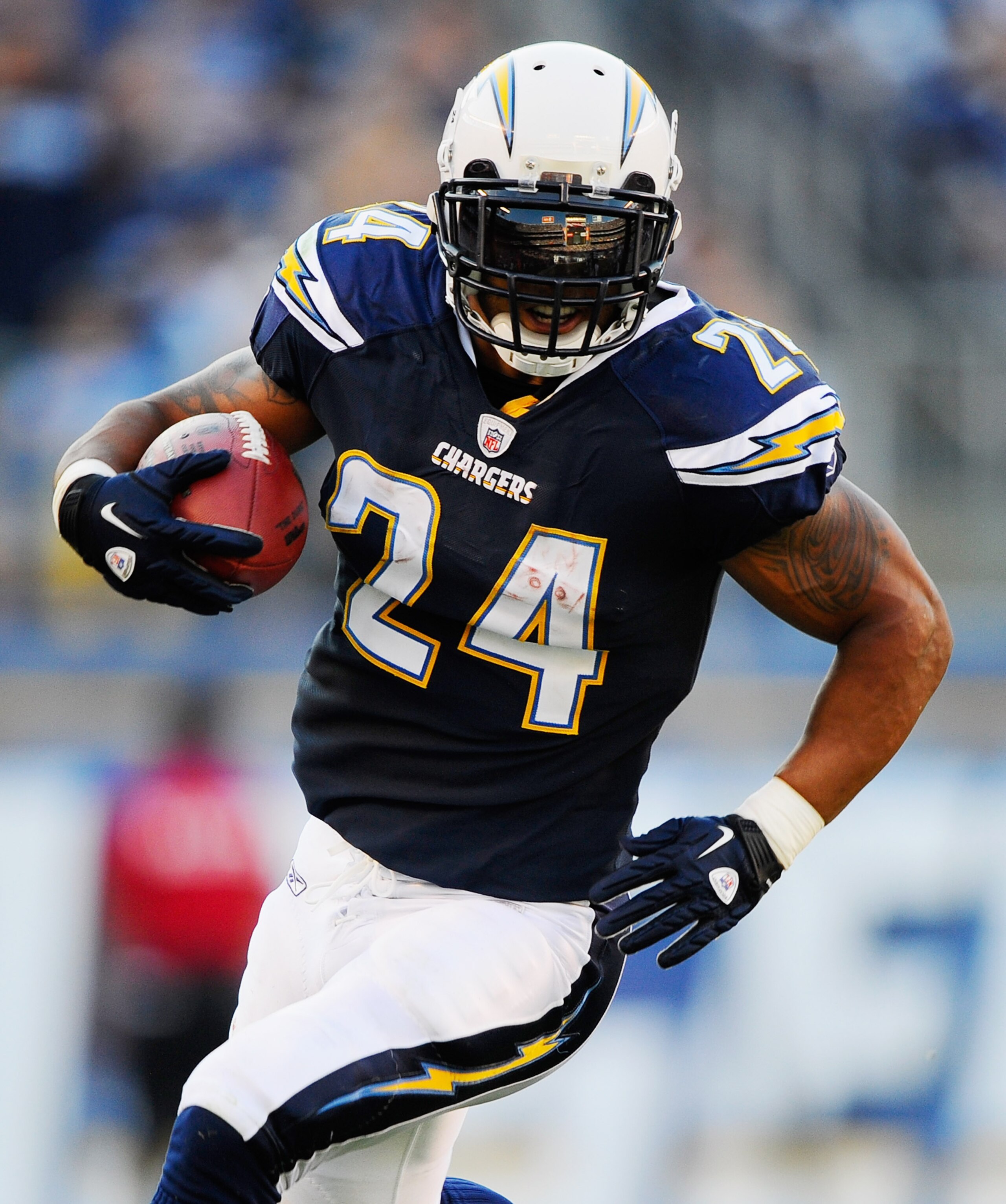 SAN DIEGO - AUGUST 21:  Running back Ryan Matthews #24 of the San Diego Chargers rushes during the pre-season NFL football game against Dallas Cowboys at Qualcomm Stadium on August 21, 2010 in San Diego, California.  (Photo by Kevork Djansezian/Getty Imag