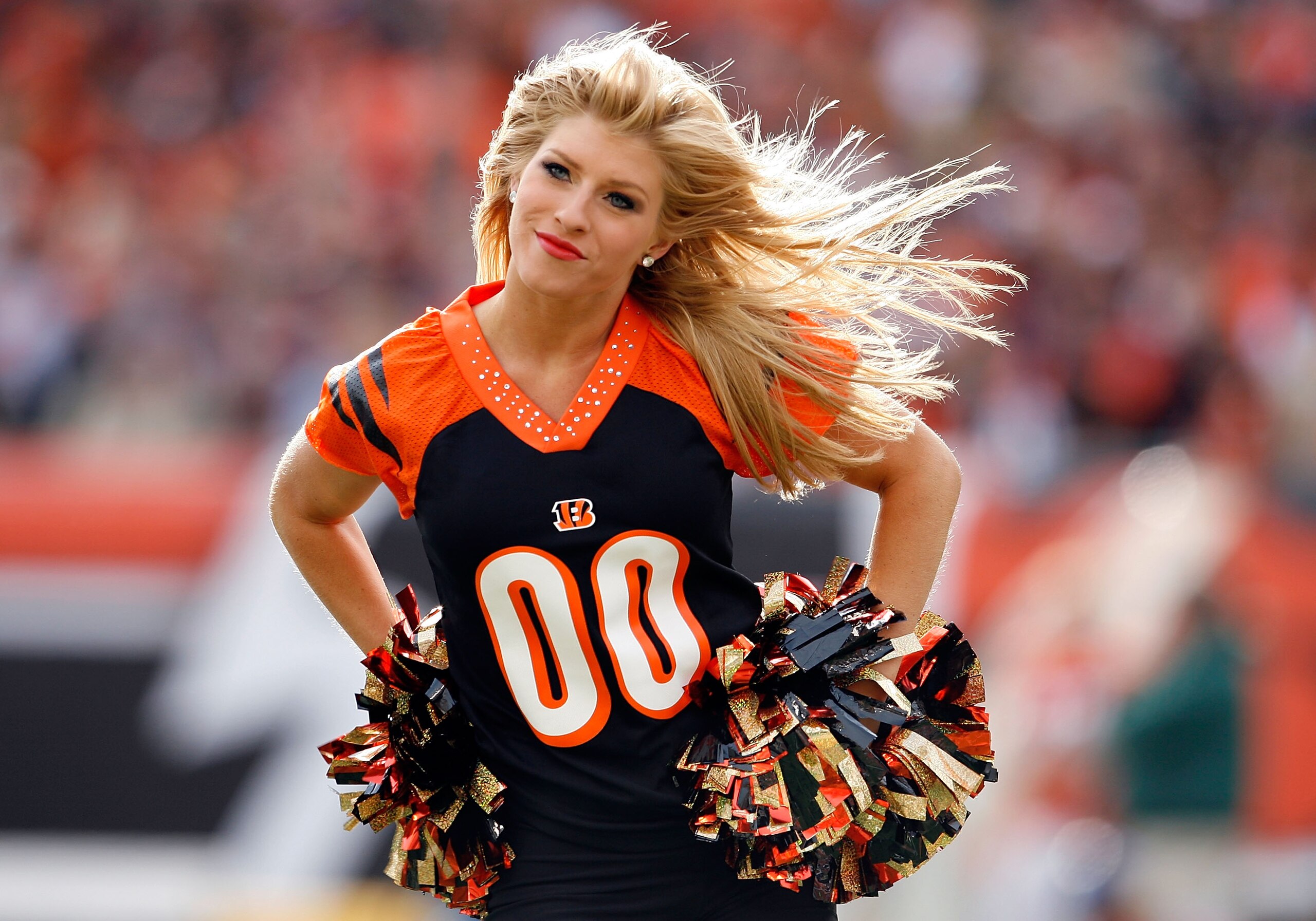 CINCINNATI - NOVEMBER 29:  A Cincinnati Bengals cheerleader is pictured during the NFL game against the Cleveland Browns at Paul Brown Stadium on November 29, 2009 in Cincinnati, Ohio.  (Photo by Andy Lyons/Getty Images)