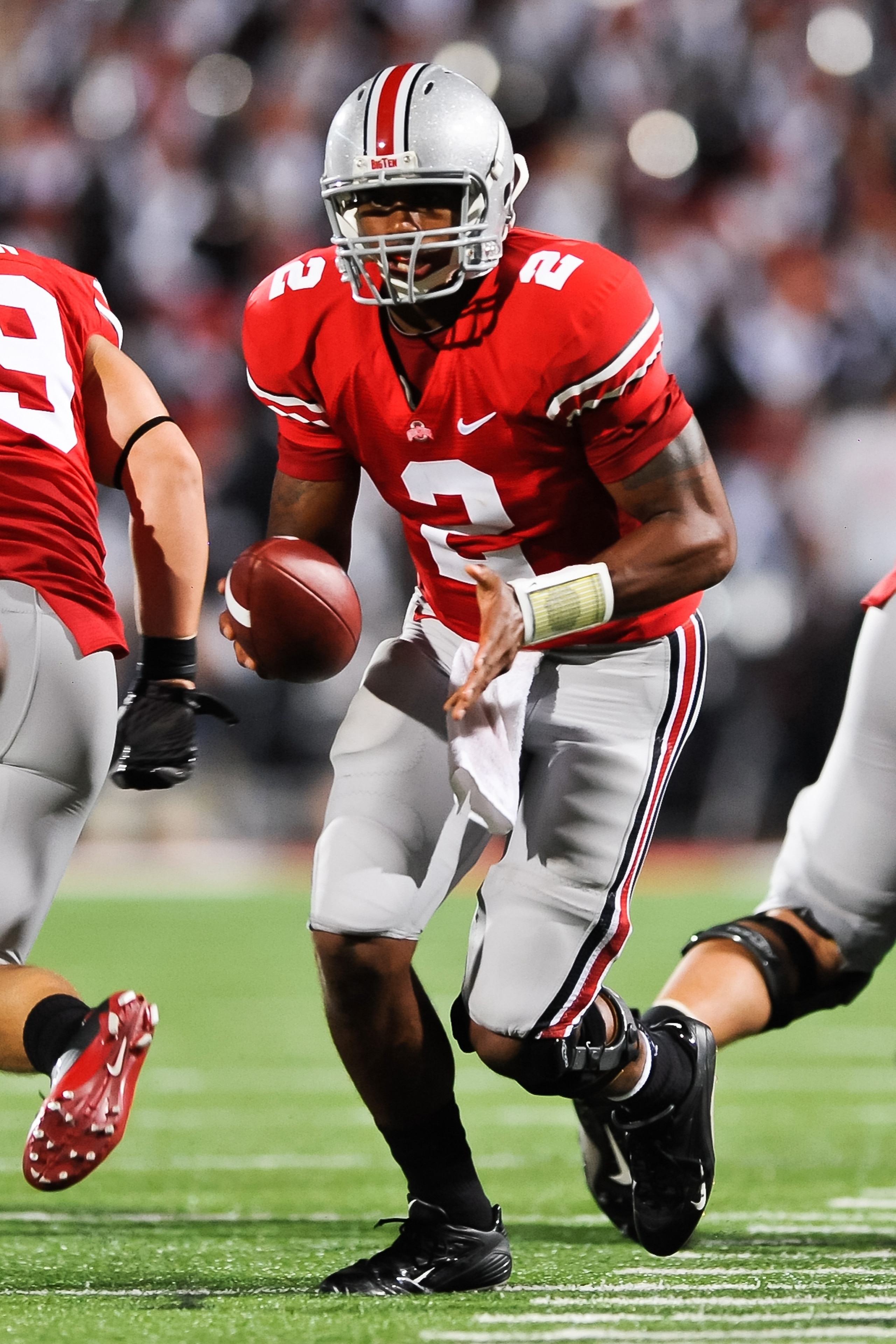 COLUMBUS, OH - SEPTEMBER 2: Terrelle Pryor #2 of the Ohio State Buckeyes hands off the ball against the Marshall Thundering Herd at Ohio Stadium on September 2, 2010 in Columbus, Ohio. (Photo by Jamie Sabau/Getty Images) COLUMBUS, OH - SEPTEMBER 2: Terrelle Pryor #2 of the Ohio State Buckeyes hands off the ball against the Marshall Thundering Herd at Ohio Stadium on September 2, 2010 in Columbus, Ohio. (Photo by Jamie Sabau/Getty Images)