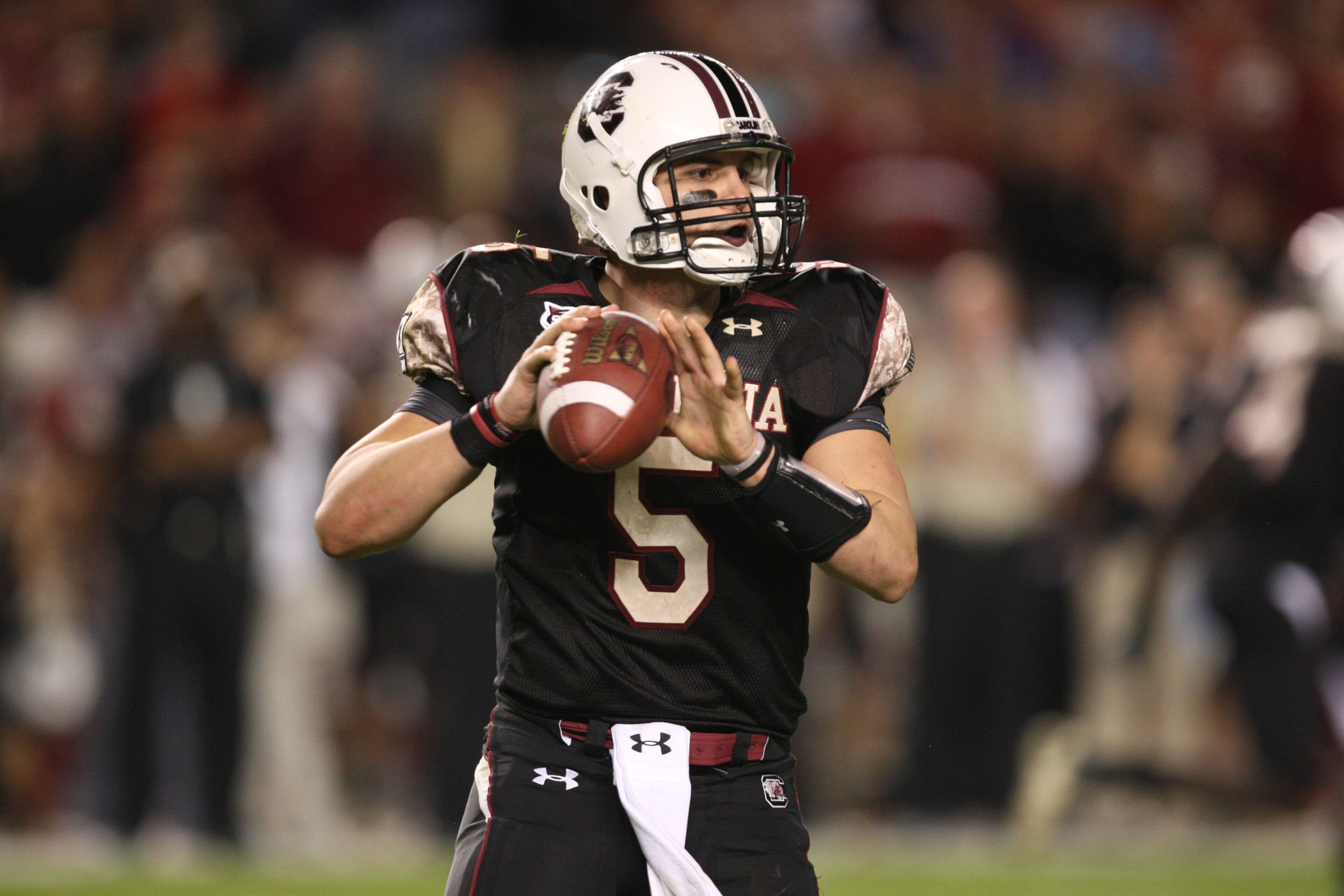 COLUMBIA, SC - NOVEMBER 14:  Stephen Garcia #5 of the South Carolina Gamecocks drops back to pass during the game against the Florida Gators at Williams-Brice Stadium on November 14, 2009 in Columbia, South Carolina. (Photo by Streeter Lecka/Getty Images)
