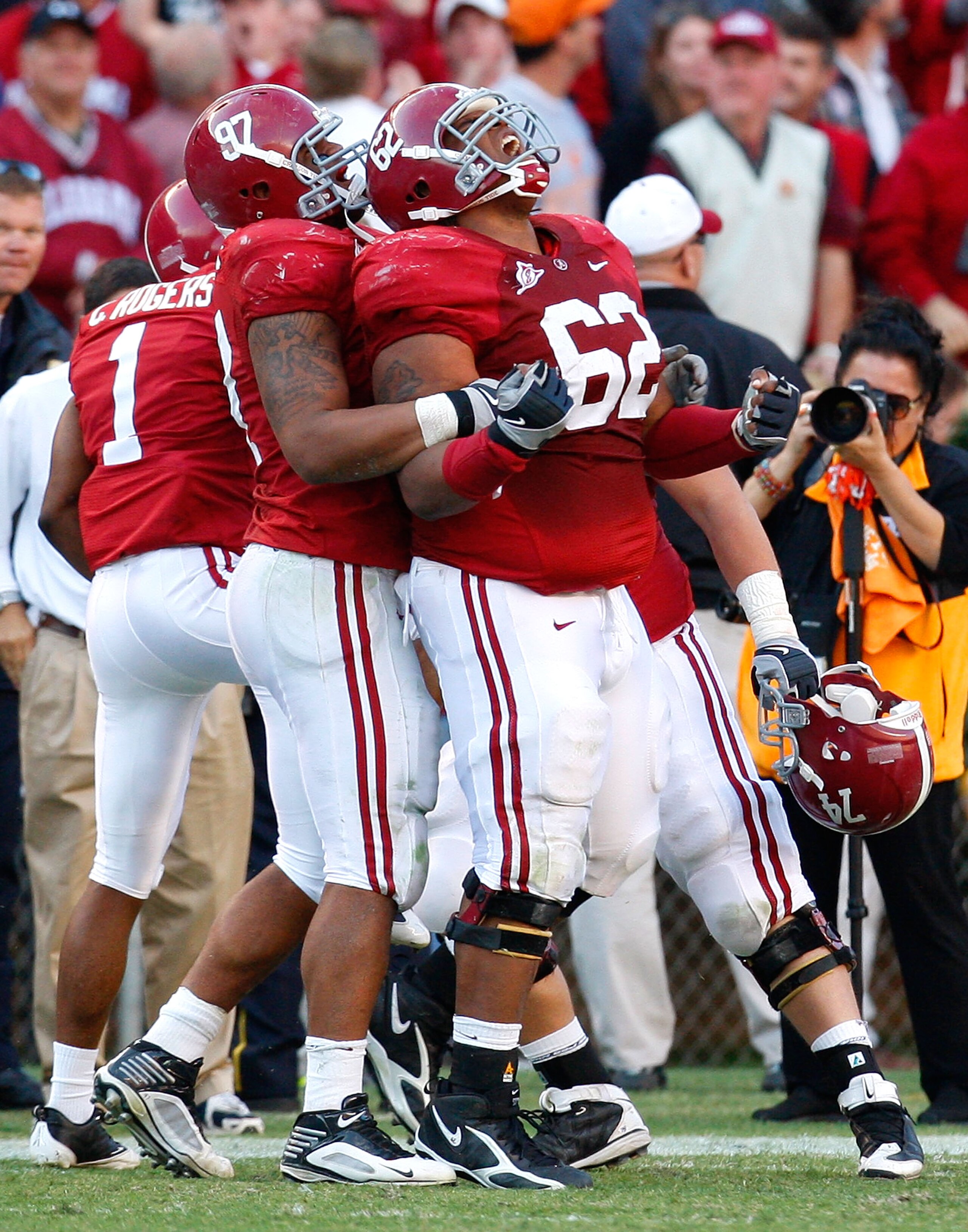 TUSCALOOSA, AL - OCTOBER 24:  Lorenzo Washington #97 celebrates with Terrence Cody #62 of the Alabama Crimson Tide after Cody blocked a field goal in the first half against the Tennessee Volunteers at Bryant-Denny Stadium on October 24, 2009 in Tuscaloosa