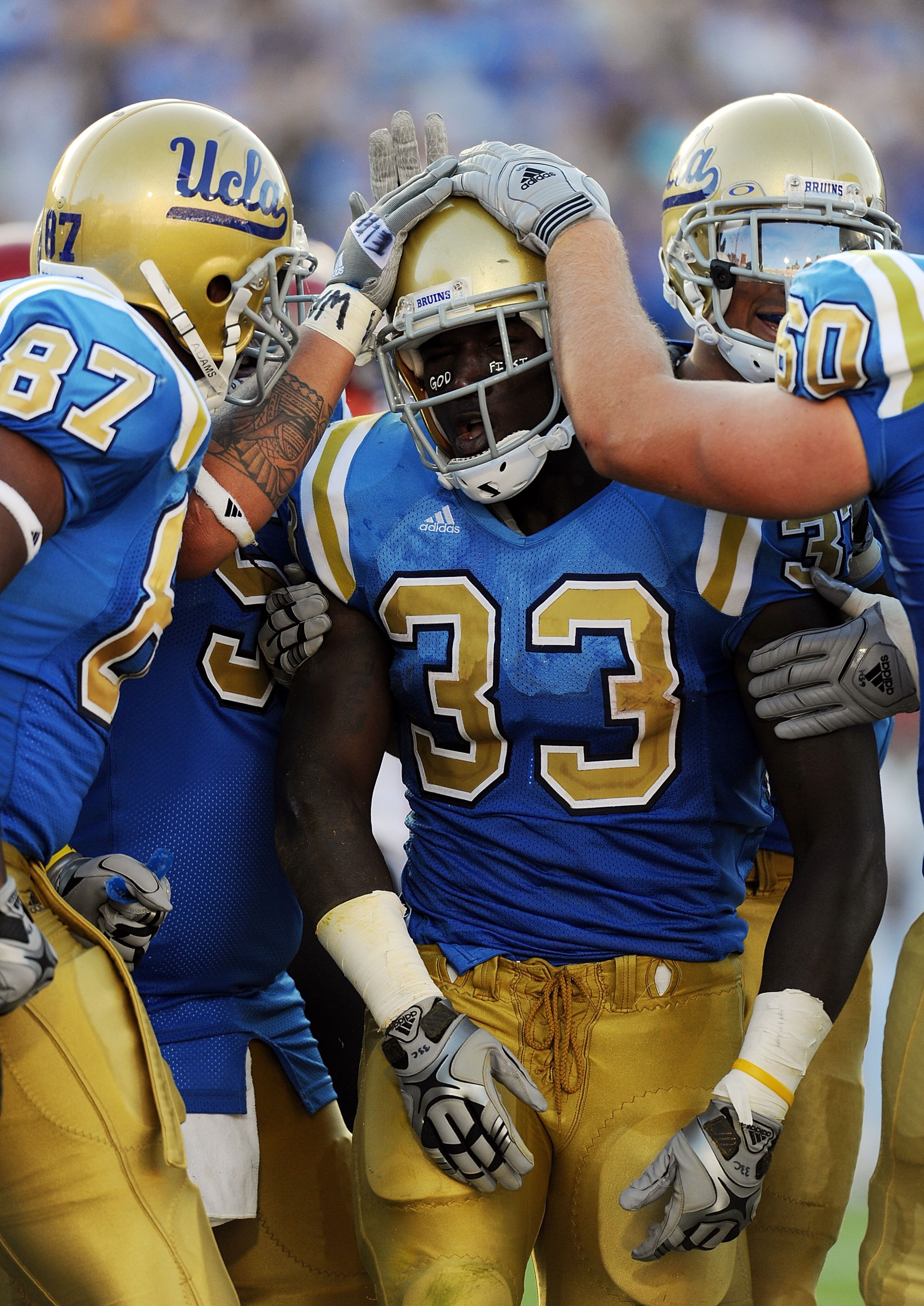 PASADENA, CA - SEPTEMBER 05: Derrick Coleman #33 of the UCLA Bruins celebrates after scoring a touchdown in the first half against the San Diego State Aztecs at the Rose Bowl on September 5, 2009 in Pasadena, California. (Photo by Lisa Blumenfeld/Getty PASADENA, CA - SEPTEMBER 05: Derrick Coleman #33 of the UCLA Bruins celebrates after scoring a touchdown in the first half against the San Diego State Aztecs at the Rose Bowl on September 5, 2009 in Pasadena, California. (Photo by Lisa Blumenfeld/Getty