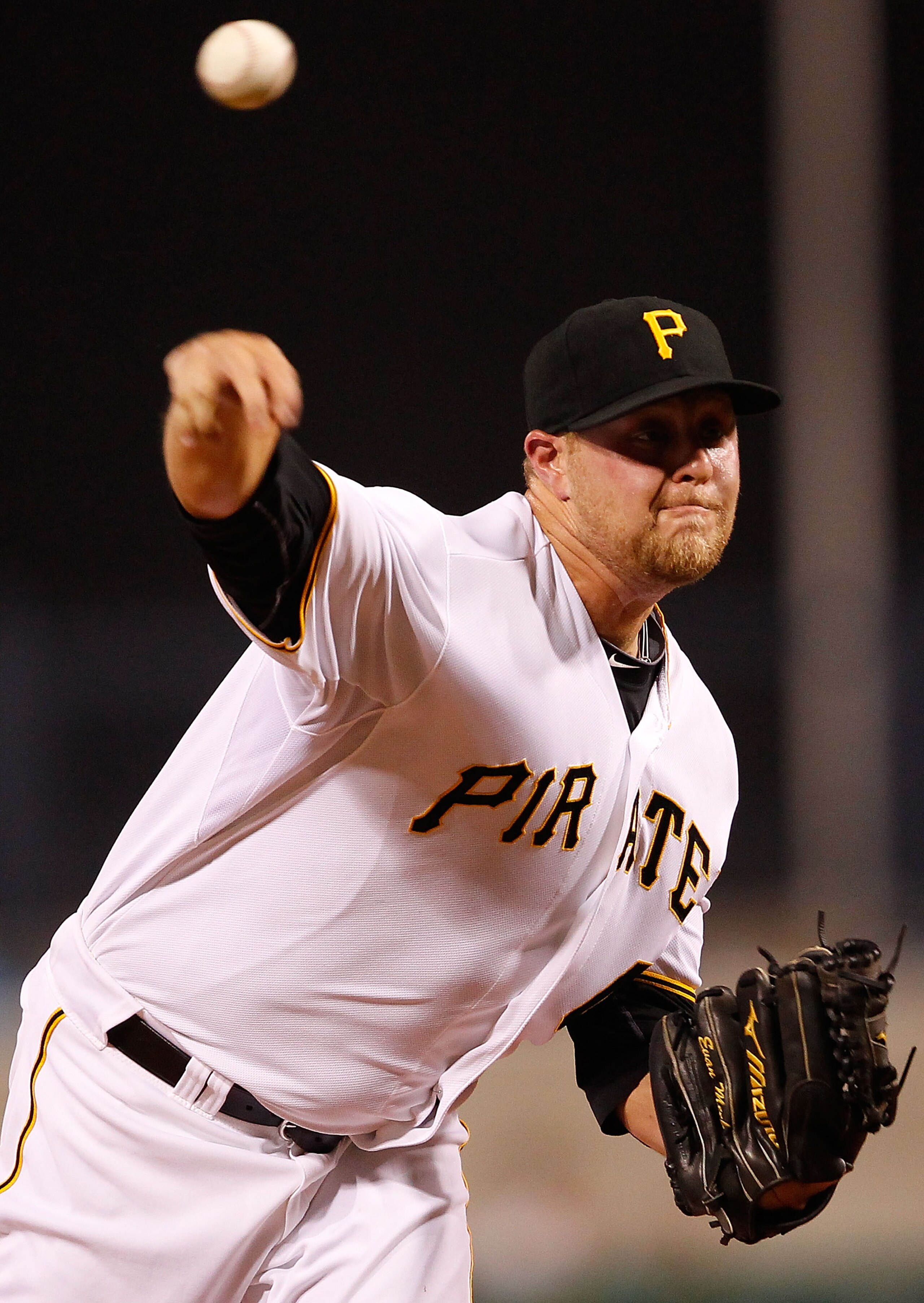 PITTSBURGH - AUGUST 03:  Evan Meek #47 of the Pittsburgh Pirates pitches against the Cincinnati Reds during the game on August 3, 2010 at PNC Park in Pittsburgh, Pennsylvania.  (Photo by Jared Wickerham/Getty Images)