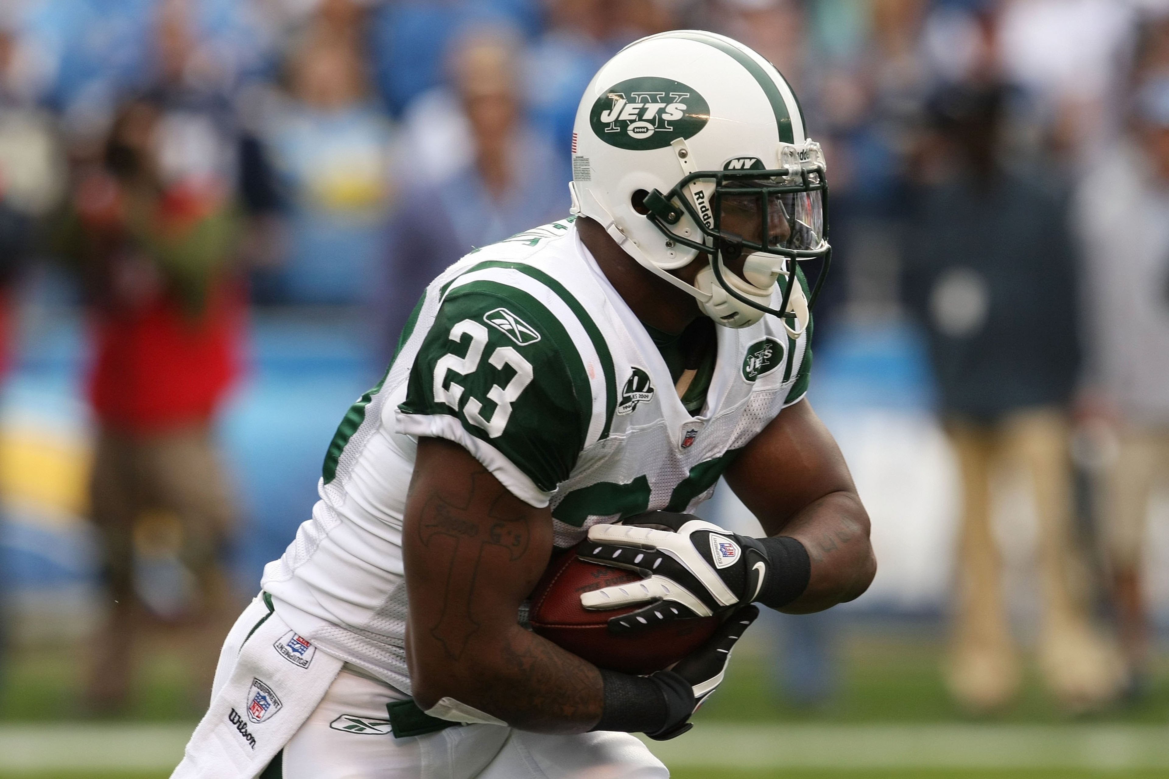 SAN DIEGO - JANUARY 17:  Running back Shonn Greene #23 of the New York Jets runs with the ball against the San Diego Chargers during the AFC Divisional Playoff Game at Qualcomm Stadium on January 17, 2010 in San Diego, California.  (Photo by Stephen Dunn/