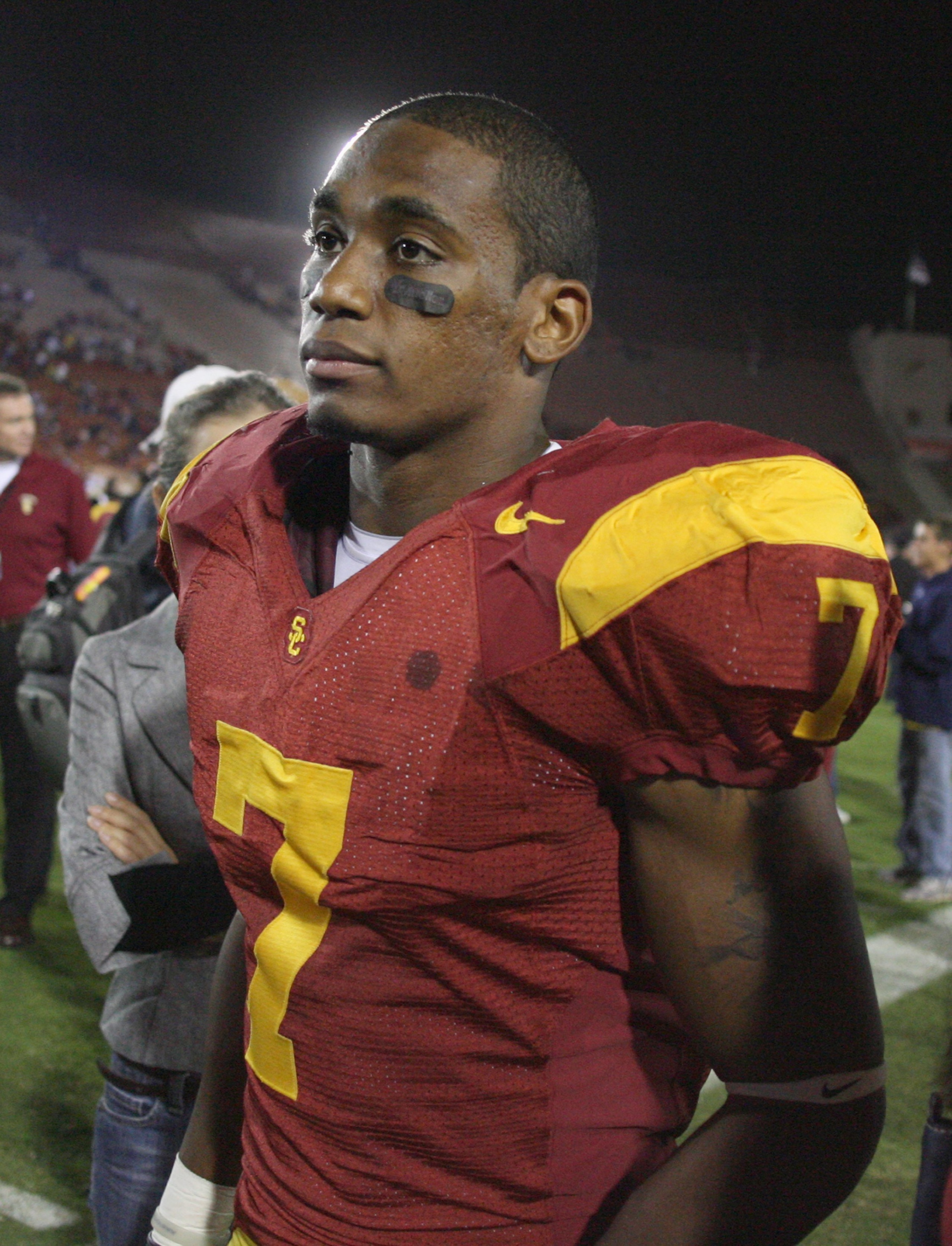 LOS ANGELES - OCTOBER 4: Vidal Hazelton of the USC Trojans walks off the field after the game against the Oregon Ducks on October 4, 2008 at the Los Angeles Memorial Coliseum in Los Angeles, California. USC won 44-10. (Photo by Jeff Golden/Getty Images LOS ANGELES - OCTOBER 4: Vidal Hazelton of the USC Trojans walks off the field after the game against the Oregon Ducks on October 4, 2008 at the Los Angeles Memorial Coliseum in Los Angeles, California. USC won 44-10. (Photo by Jeff Golden/Getty Images