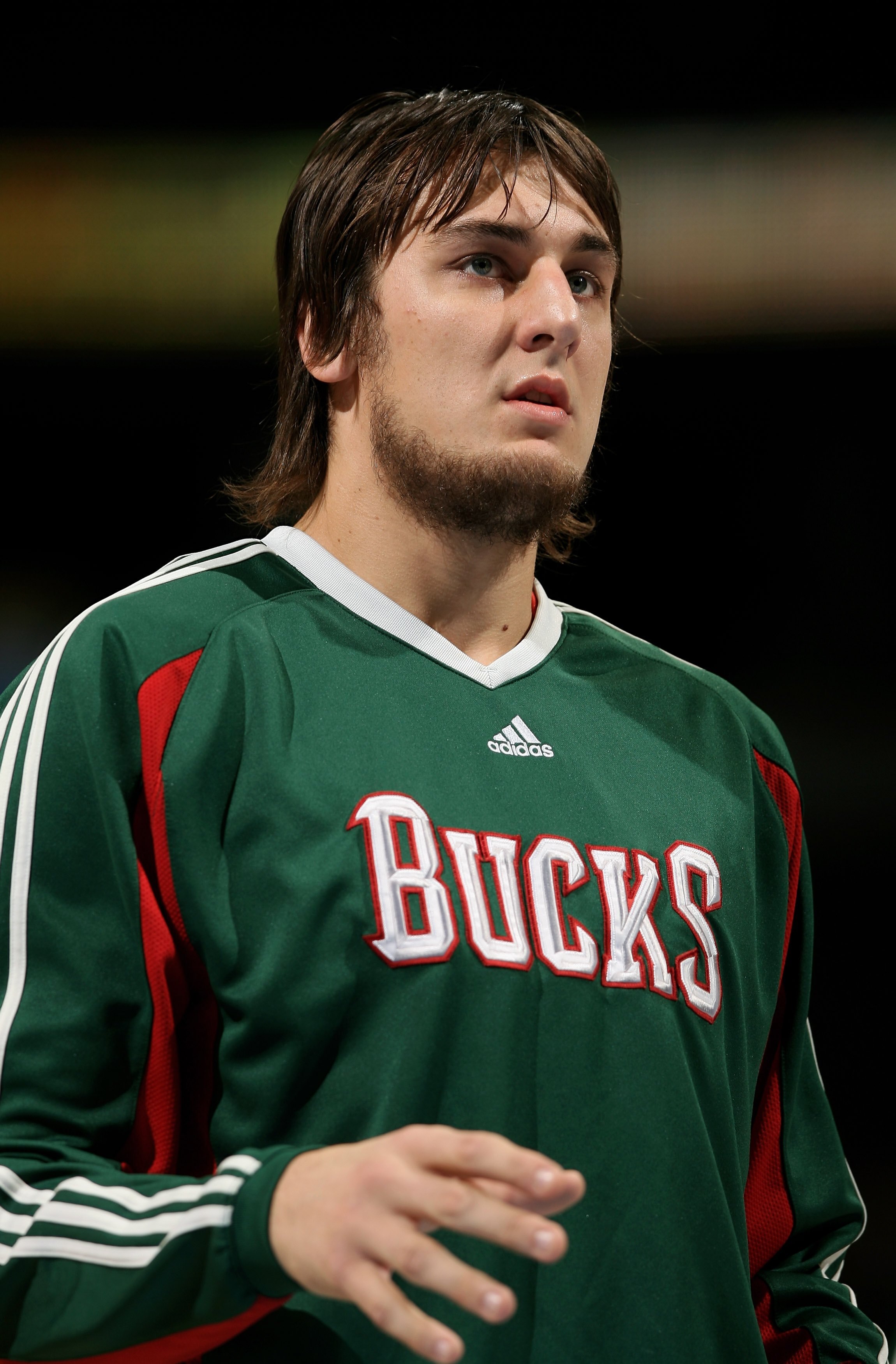 DENVER - NOVEMBER 18:  Andrew Bogut #6 of the Milwaukee Bucks warms up prior to facing the Denver Nuggets at the Pepsi Center on November 18, 2008 in Denver, Colorado. The Nuggets defeated the Bucks 114-105.  (Photo by Doug Pensinger/Getty Images)