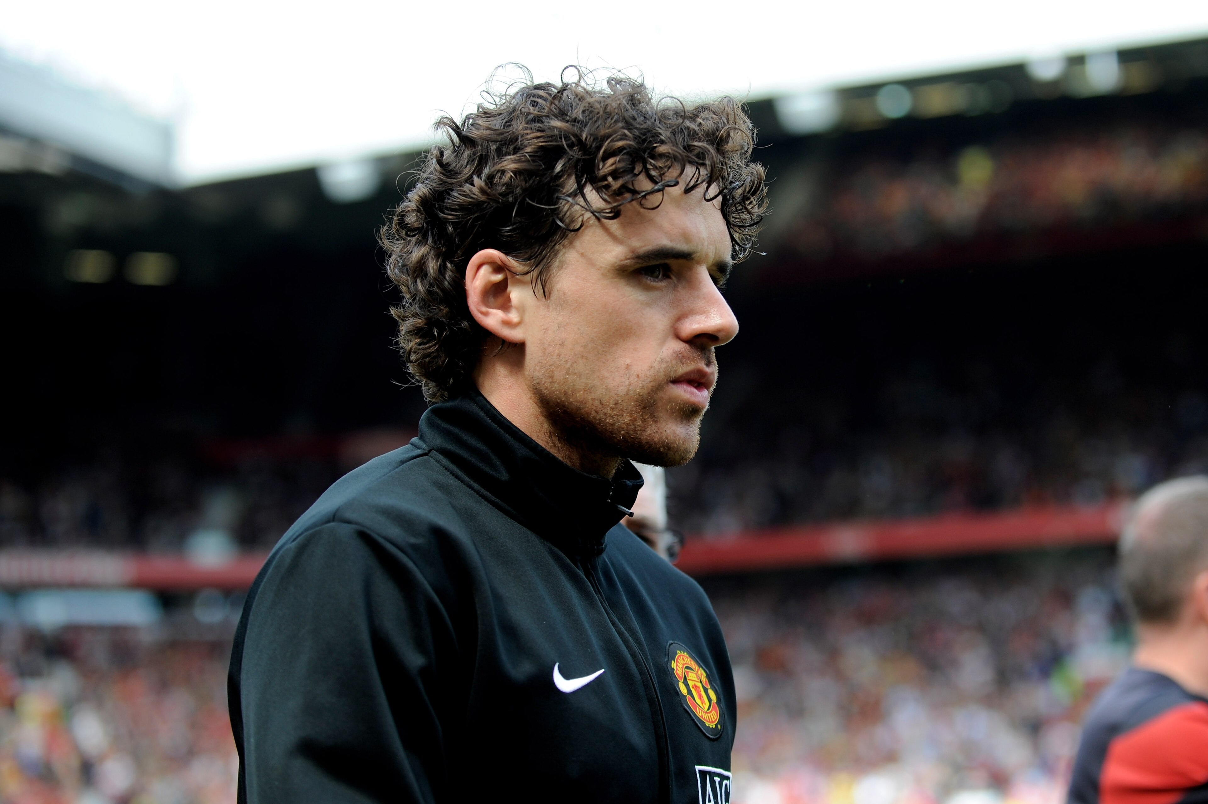MANCHESTER, ENGLAND - APRIL 24: Owen Hargreaves of Manchester United heads for the bench prior to the Barclays Premier League match between Manchester United and Tottenham Hotspur at Old Trafford on April 24, 2010 in Manchester, England. (Photo by Mic MANCHESTER, ENGLAND - APRIL 24: Owen Hargreaves of Manchester United heads for the bench prior to the Barclays Premier League match between Manchester United and Tottenham Hotspur at Old Trafford on April 24, 2010 in Manchester, England. (Photo by Mic