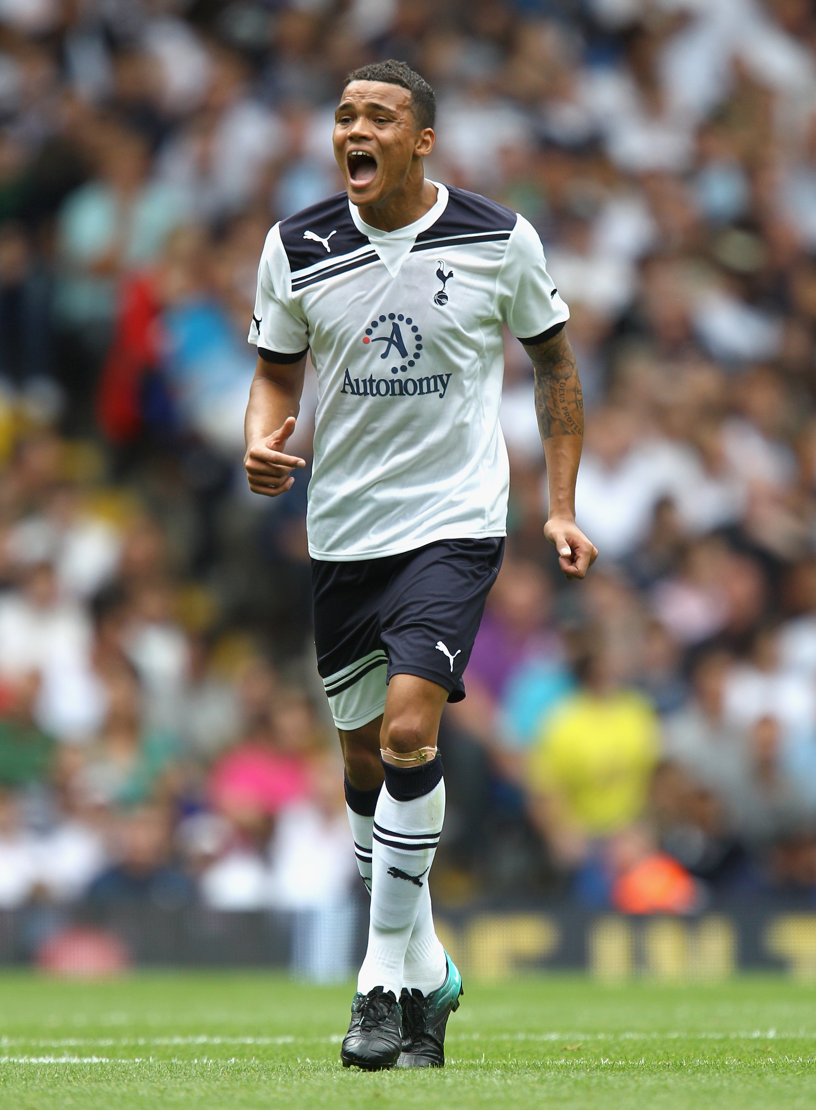LONDON, ENGLAND - AUGUST 07:  Jermaine Jenas of Tottenham Hotspur in action during the pre-season friendly match between Tottenham Hotspur and Fiorentina at White Hart Lane on August 7, 2010 in London, England.  (Photo by Paul Gilham/Getty Images)