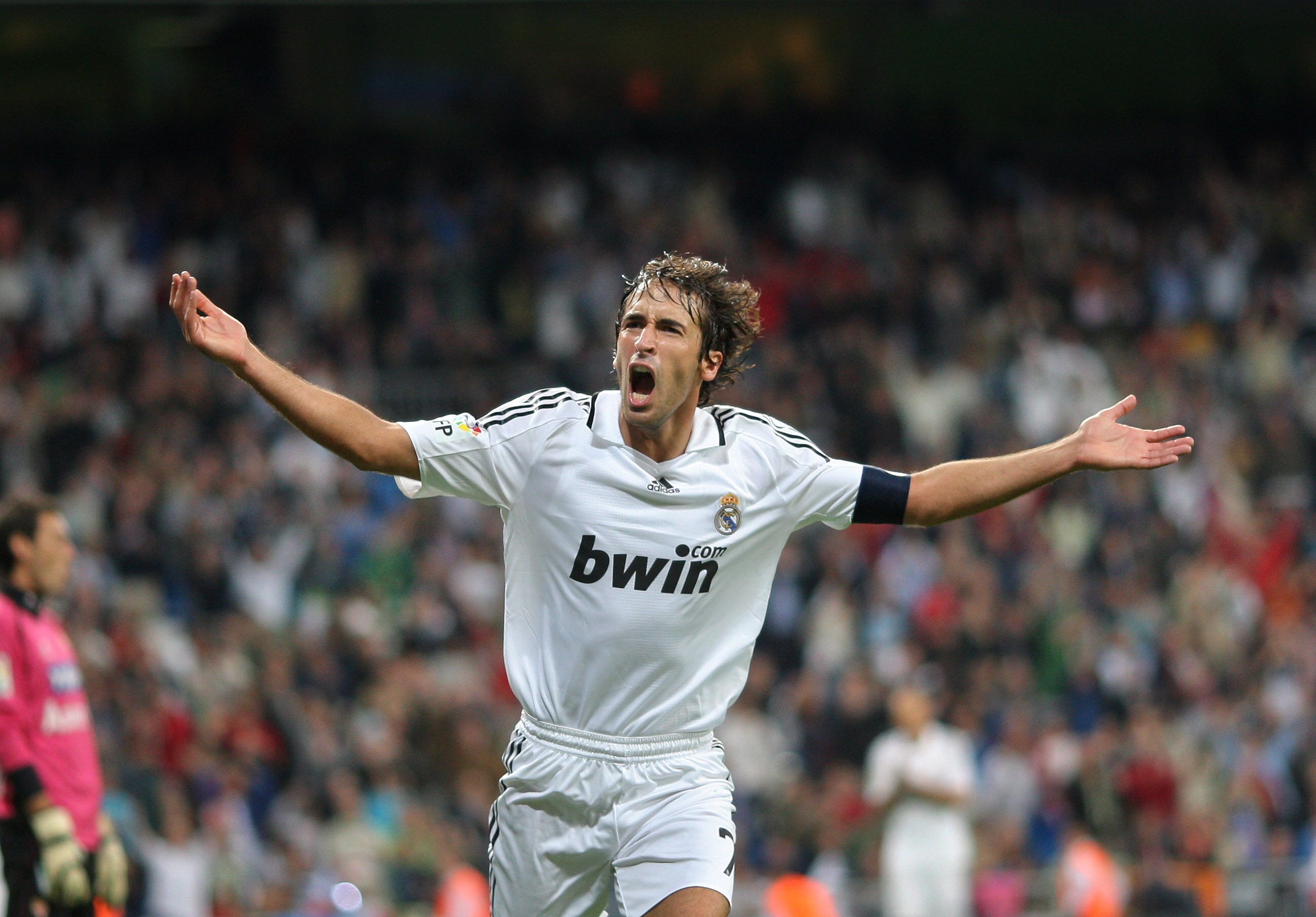 MADRID, SPAIN - SEPTEMBER 24:  Raul Gonzalez celebrates scoring his second goal, the 7-1, during the La Liga match between Real Madrid and Real Sporting de Gijon at the Santiago Bernabeu Stadium on September 24, 2008 in Madrid, Spain.  (Photo by Jasper Ju