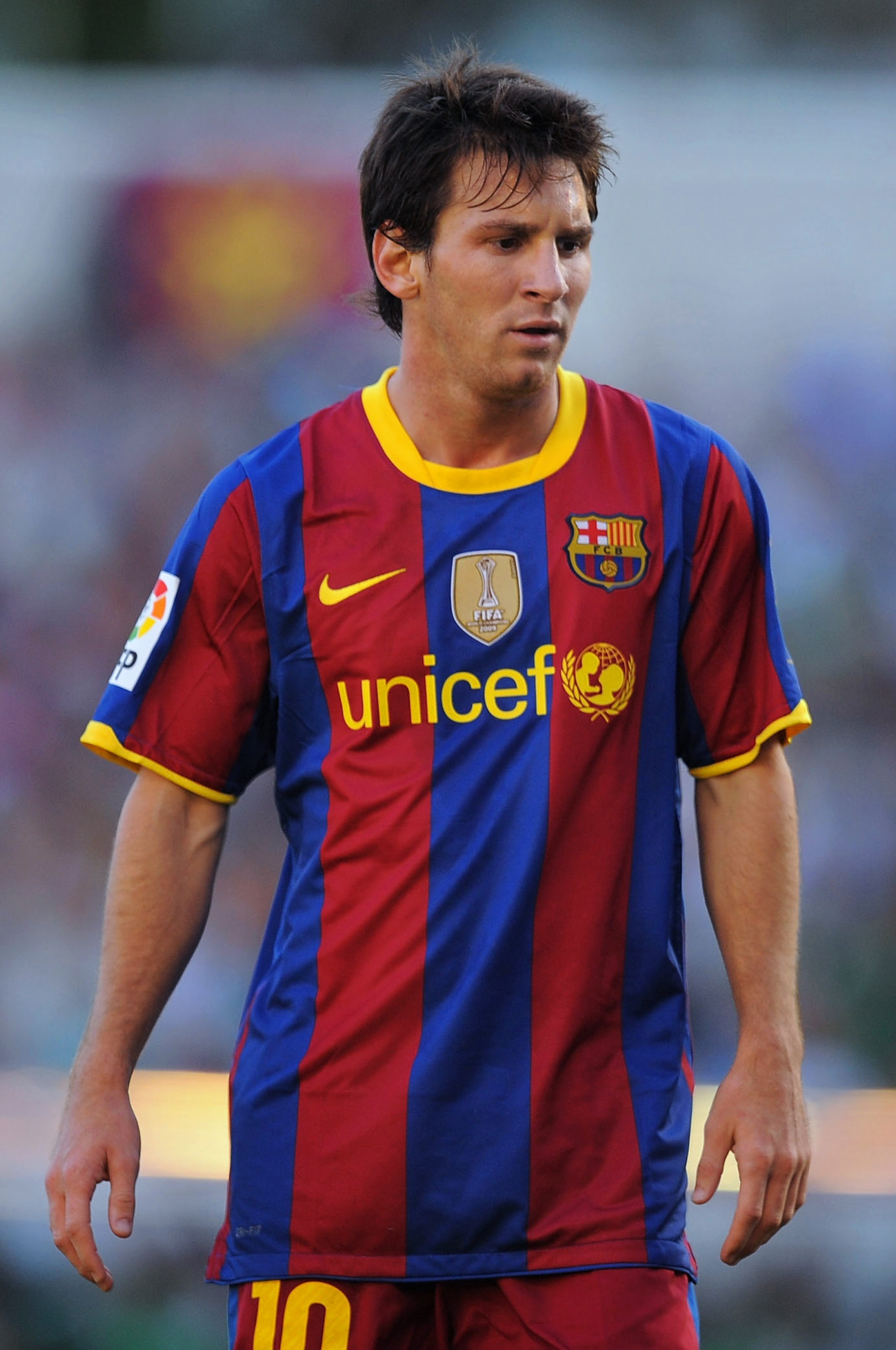 SANTANDER, SPAIN - AUGUST 29:  Lionel Messi of Barcelona waits for play to resume during the La Liga match between Racing Santander and Barcelona at El Sardinero stadium on August 29, 2010 in Santander, Spain.  (Photo by Denis Doyle/Getty Images)