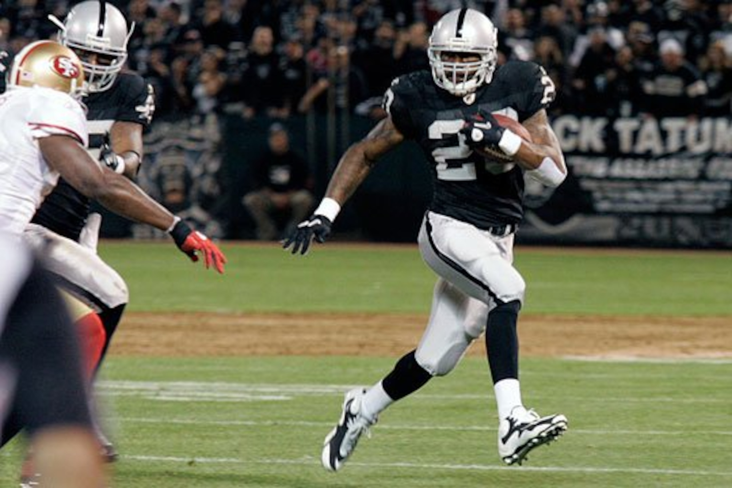 McFadden finds some space on the edge.