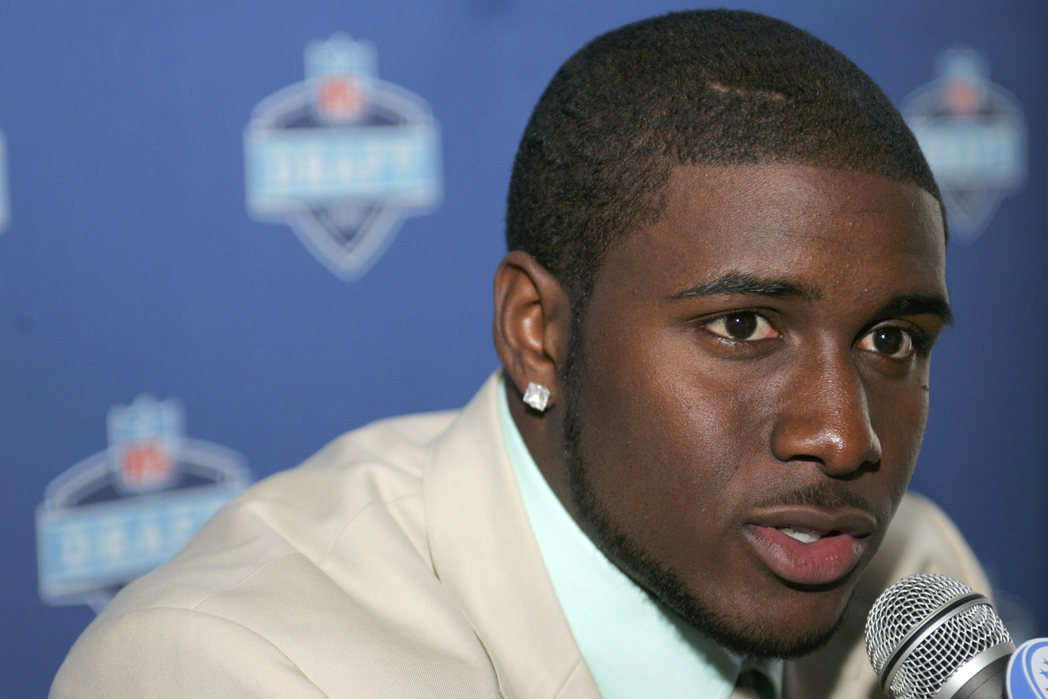 NEW YORK - APRIL 27:  Running back Reggie Bush of USC is interviewed by the media during the NFL Draft Luncheon at Chelsea Piers on April 27, 2006 in New York City.  (Photo by Chris Trotman/Getty Images)