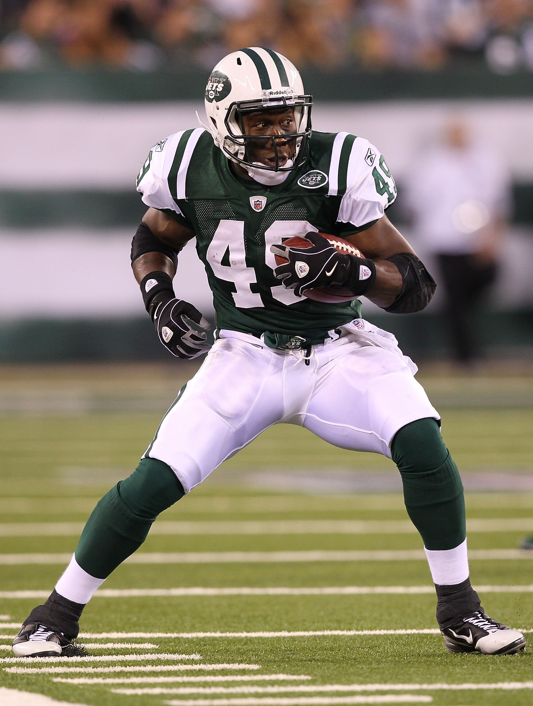 EAST RUTHERFORD, NJ - AUGUST 27:  Tony Richardson of the New York Jets in action against the Washington Redskins  during their preseason game on August 27, 2010 at the New Meadowlands Stadium  in East Rutherford, New Jersey.  (Photo by Al Bello/Getty Imag