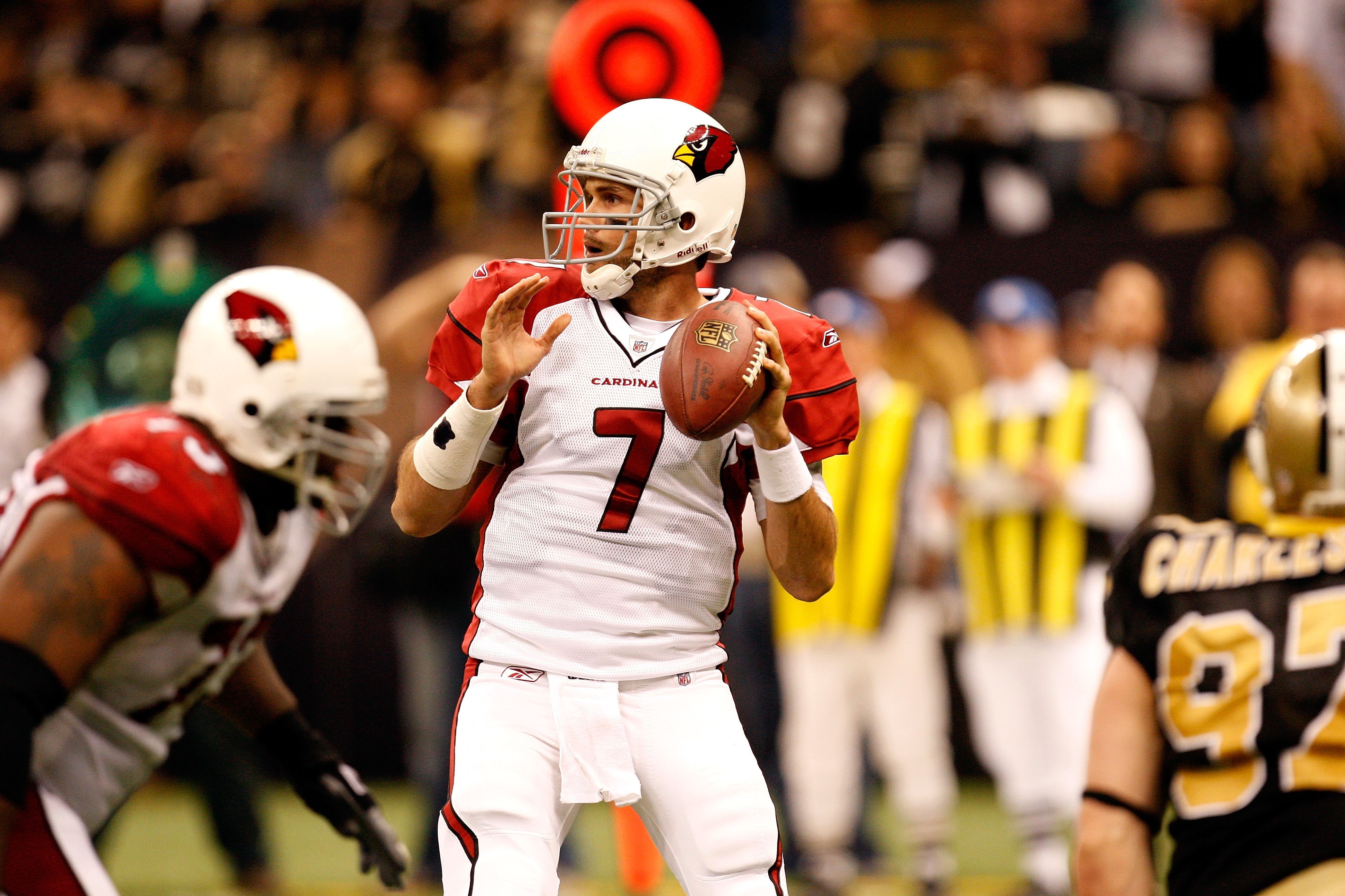NEW ORLEANS - JANUARY 16:  Quarterback Matt Leinart #7 of the Arizona Cardinals throws a pass against the New Orleans Saints during the NFC Divisional Playoff Game at Louisana Superdome on January 16, 2010 in New Orleans, Louisiana. The Saints won 45-14. 