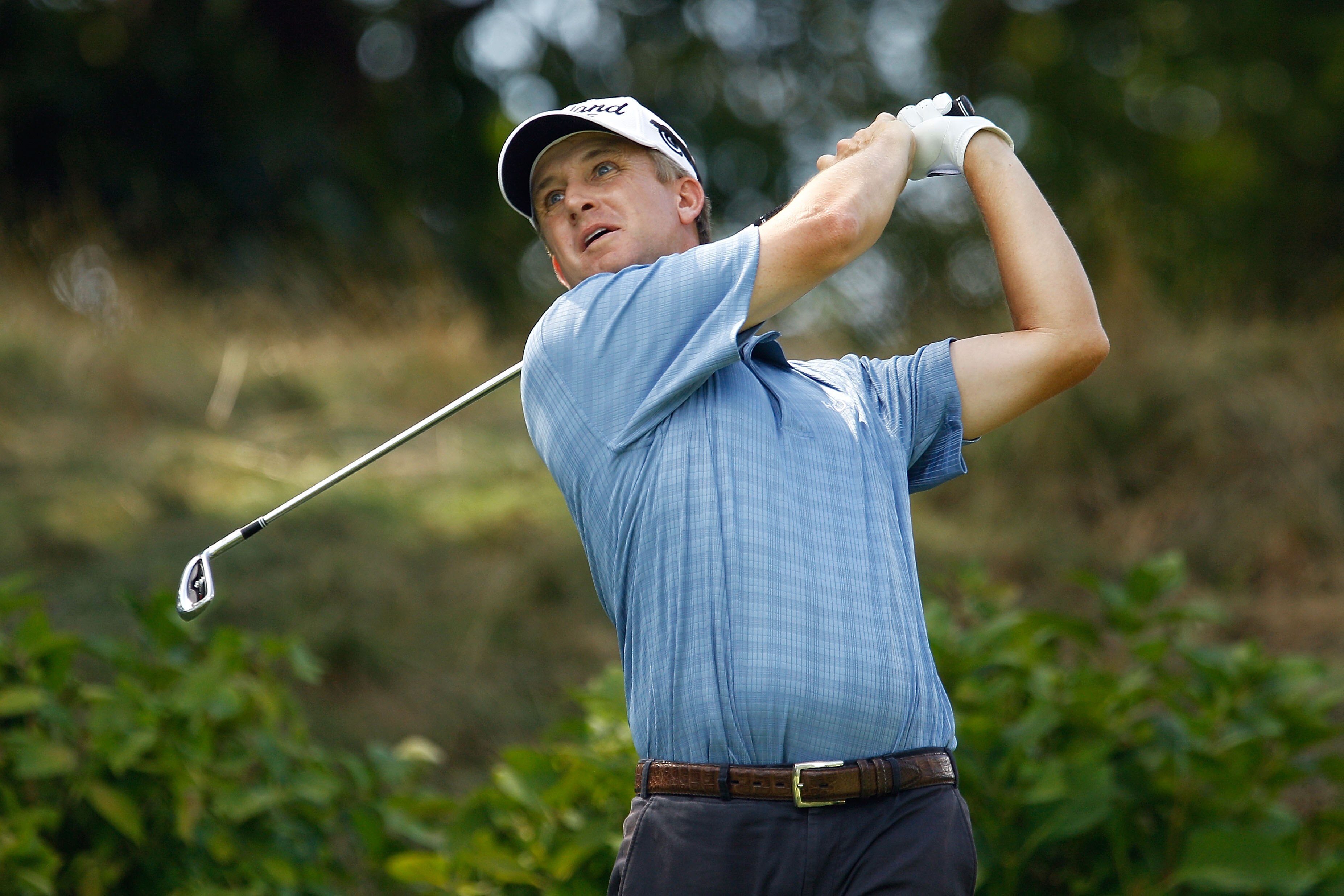 PARAMUS, NJ - AUGUST 26:  David Toms watches his tee shot on the eighth hole during the first round of The Barclays at the Ridgewood Country Club on August 26, 2010 in Paramus, New Jersey.  (Photo by Scott Halleran/Getty Images)