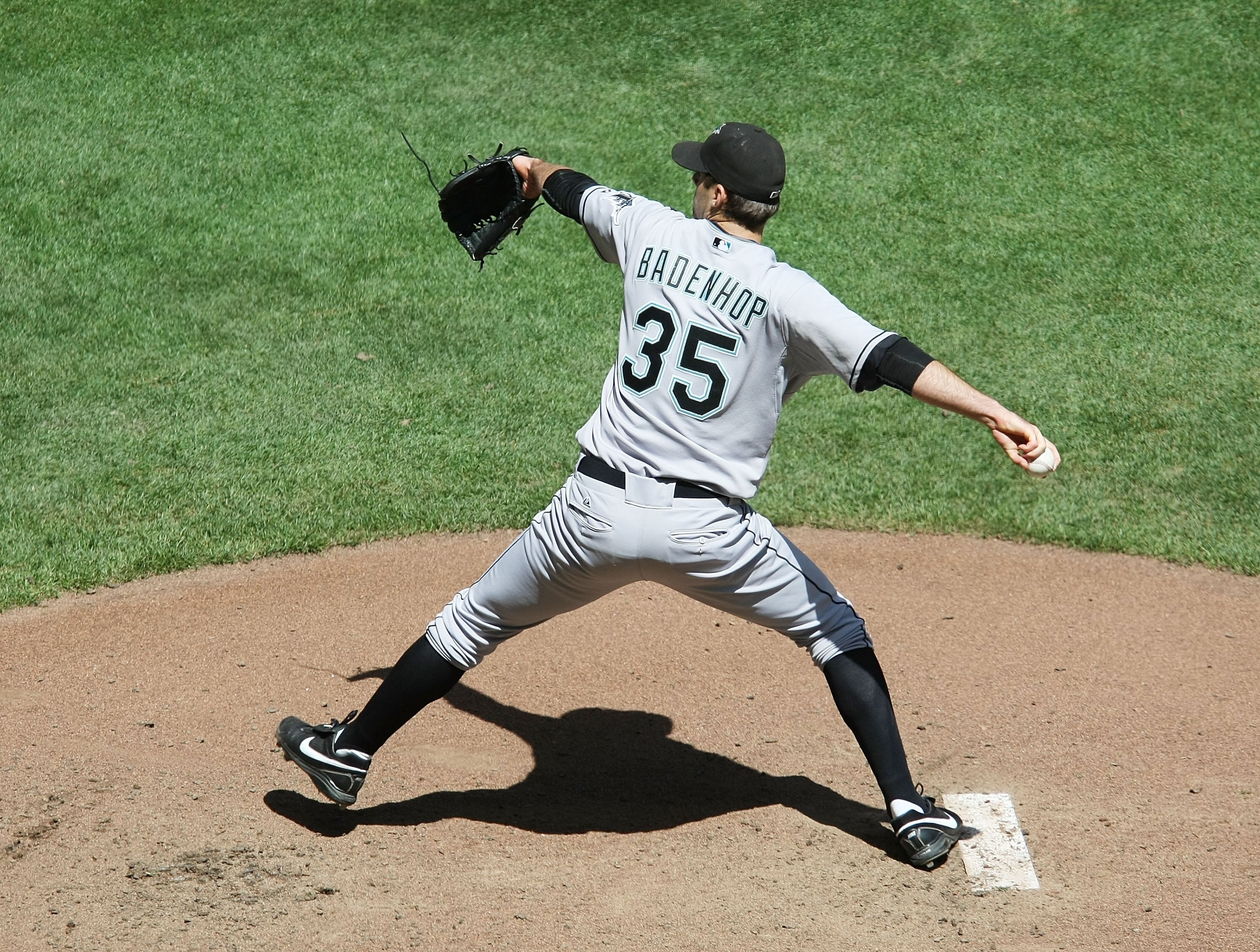 MILWAUKEE - MAY 14: Burke Badenhop #35 of the Florida Marlins throws a pitch against the Milwaukee Brewers on May 14, 2009 at Miller Park in Milwaukee, Wisconsin. The Brewers defeated the Marlins 5-3.  (Photo by Jonathan Daniel/Getty Images)