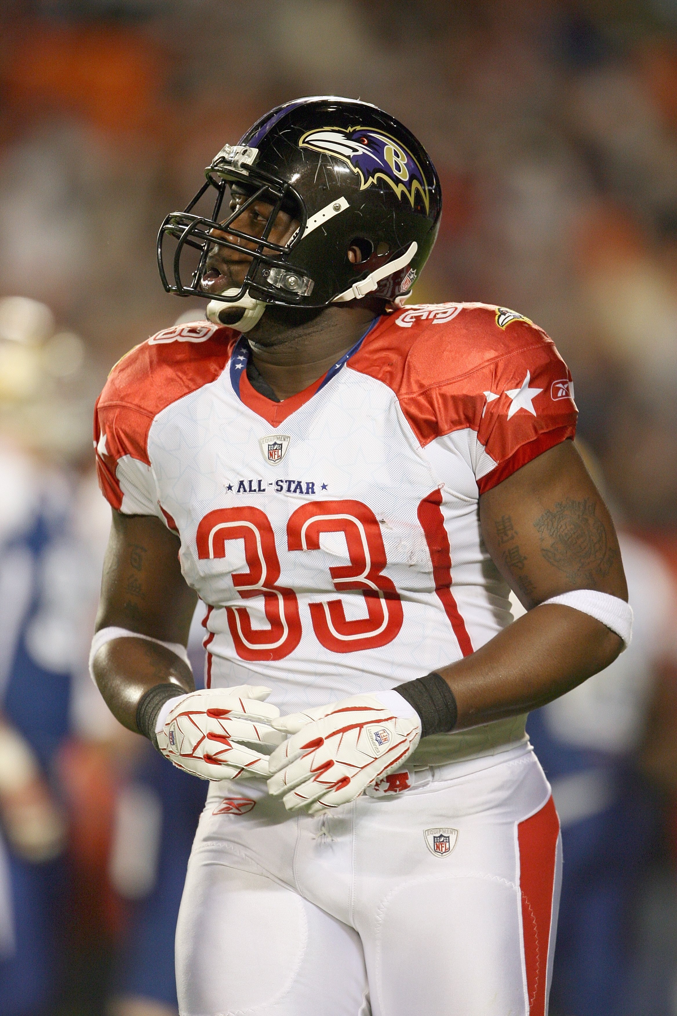 MIAMI GARDENS, FL - JANUARY 31: Le'Ron McClain #33 of the Baltimore Ravens moves on the field during the 2010 AFC-NFC Pro Bowl at Sun Life Stadium on January 31, 2010 in Miami Gardens, Florida. (Photo by Doug Benc/Getty Images)