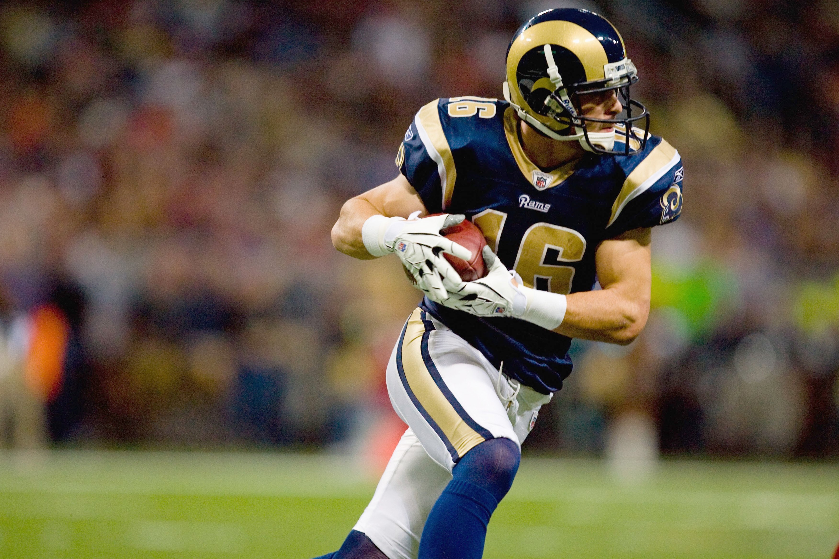 ST. LOUIS - NOVEMBER 22:  Danny Amendola #16 of the St. Louis Rams carries the ball against the Arizona Cardinals at the Edward Jones Dome on November 22, 2009 in St. Louis, Missouri. The Cardinals beat the Rams 21-13. (Photo by Dilip Vishwanat/Getty Imag