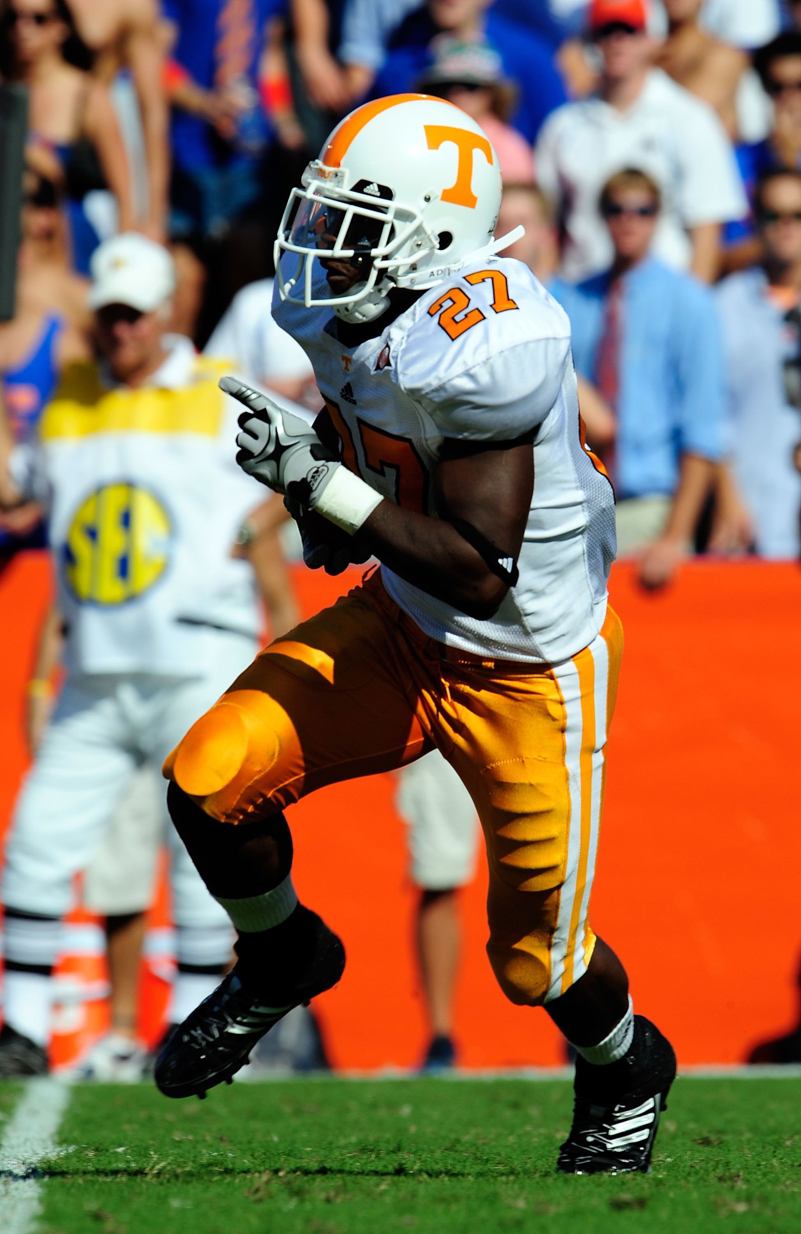 GAINESVILLE, FL - SEPTEMBER 19:  David Oku #27 of the Tennessee Volunteers runs during the game against the Florida Gators at Ben Hill Griffin Stadium on September 19, 2009 in Gainesville, Florida.  (Photo by Sam Greenwood/Getty Images)