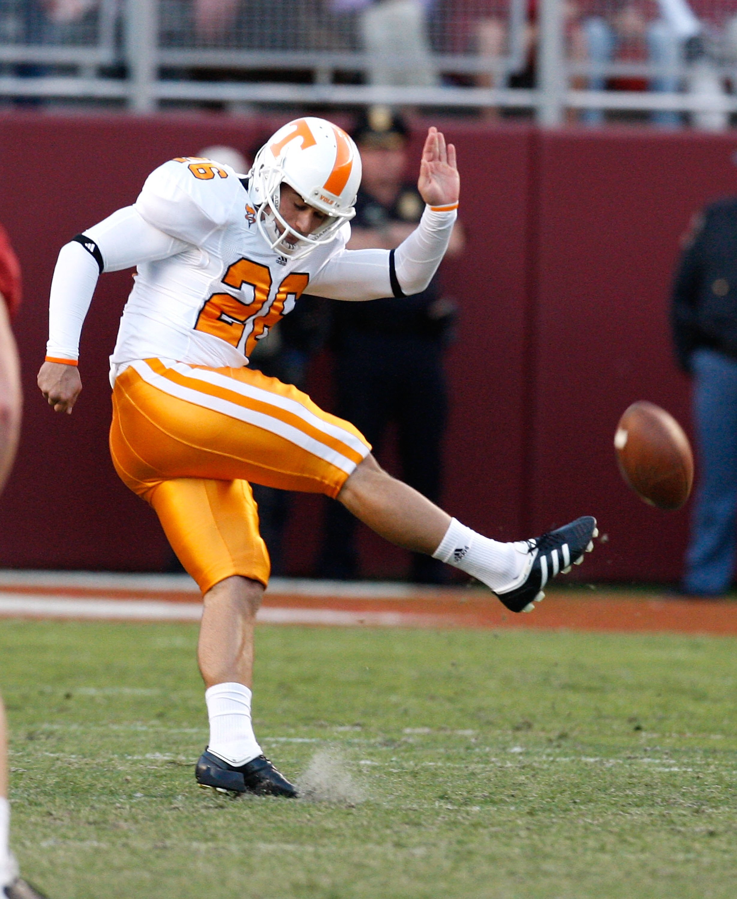 TUSCALOOSA, AL - OCTOBER 24:  Daniel Lincoln #26 of the Tennessee Volunteers against the Alabama Crimson Tide at Bryant-Denny Stadium on October 24, 2009 in Tuscaloosa, Alabama.  (Photo by Kevin C. Cox/Getty Images)