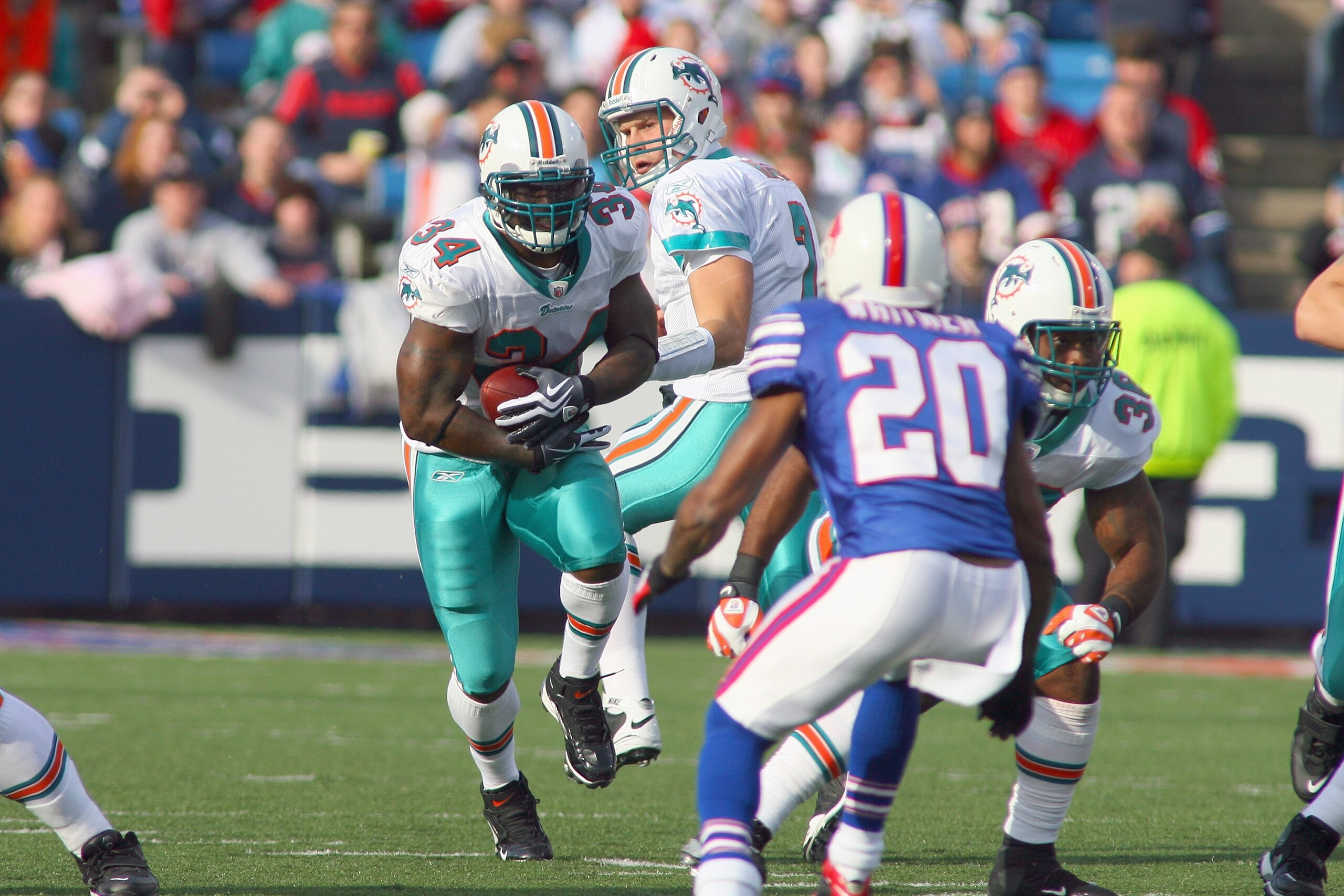 ORCHARD PARK, NY - NOVEMBER 29: Ricky Williams #34 of the Miami Dolphins carries the ball during the game aganist the Buffalo Bills at Ralph Wilson Stadium on November 29, 2009 in Orchard Park, New York. Buffalo won 31-14. (Photo by Rick Stewart/Getty Ima