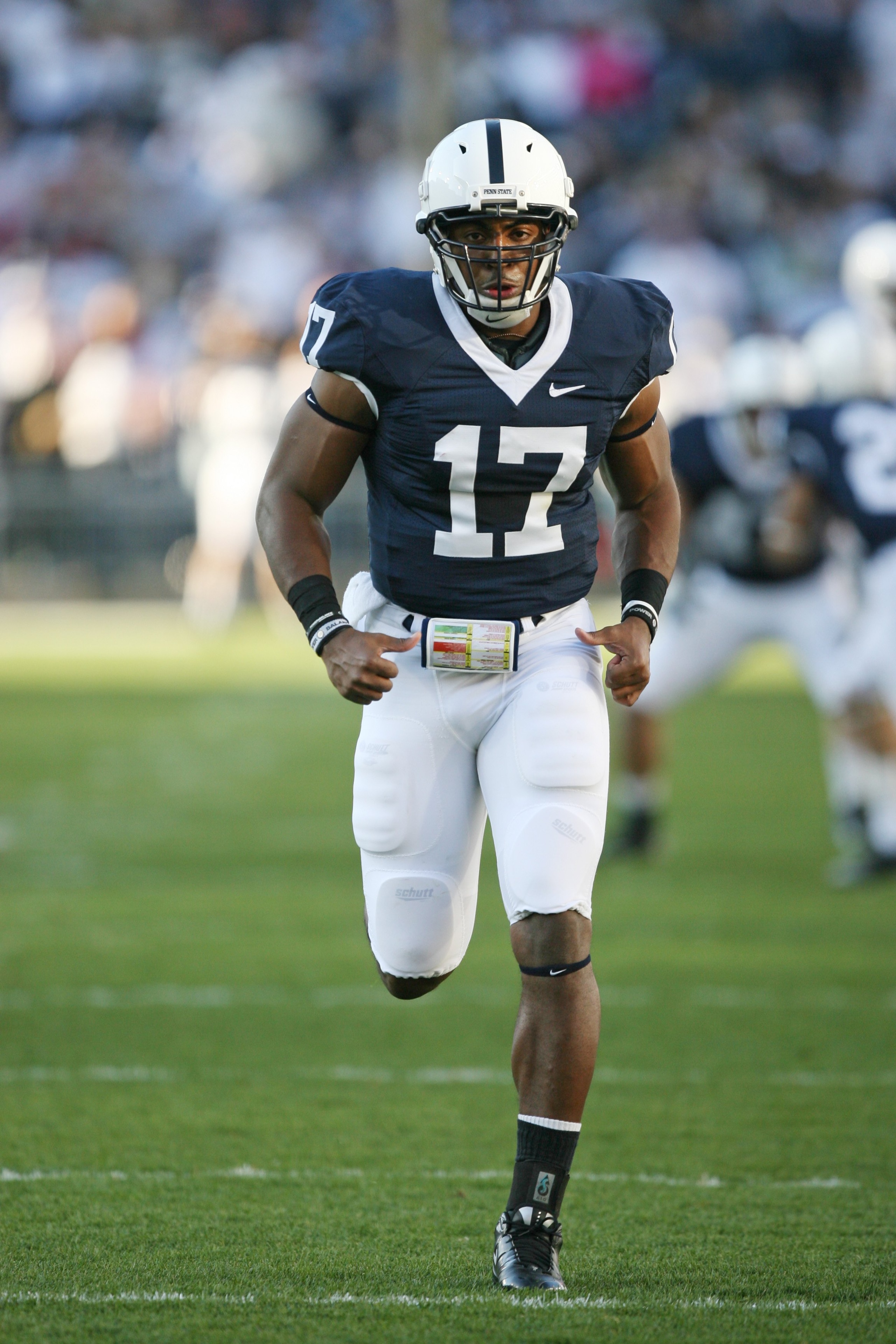 STATE COLLEGE, PA - NOVEMBER 7: Quarterback Daryll Clark #17 of the Penn State Nittany Lions warms-up before a game against the Ohio State Buckeyes on November 7, 2009 at Beaver Stadium in State College, Pennsylvania. Ohio State won 24-7. (Photo by Hunter