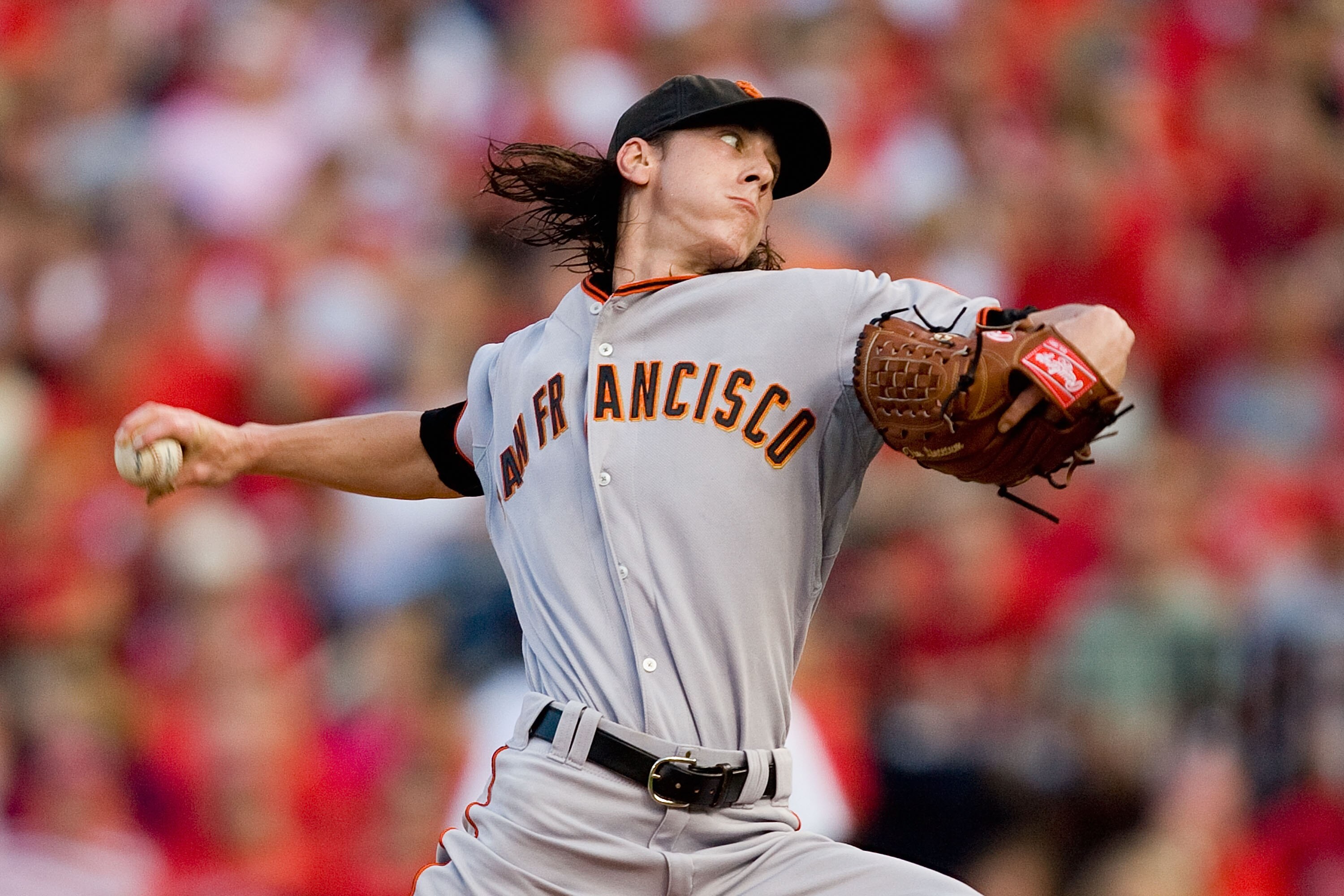 ST. LOUIS - AUGUST 21: Starter Tim Lincecum #55 of the San Francisco Giants pitches against the St. Louis Cardinals at Busch Stadium on August 21, 2010 in St. Louis, Missouri.  (Photo by Dilip Vishwanat/Getty Images)