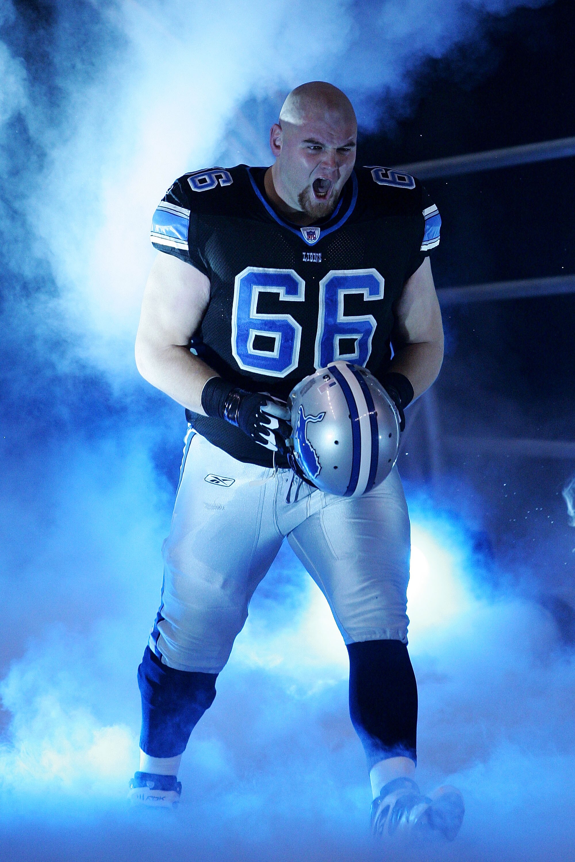 DETROIT - DECEMBER 09: Stephen Peterman #66 of the Detroit Lions runs into the arena against the Dallas Cowboys on December 9, 2007 at Ford Field in Detroit, Michigan.  (Photo by Chris McGrath/Getty Images)